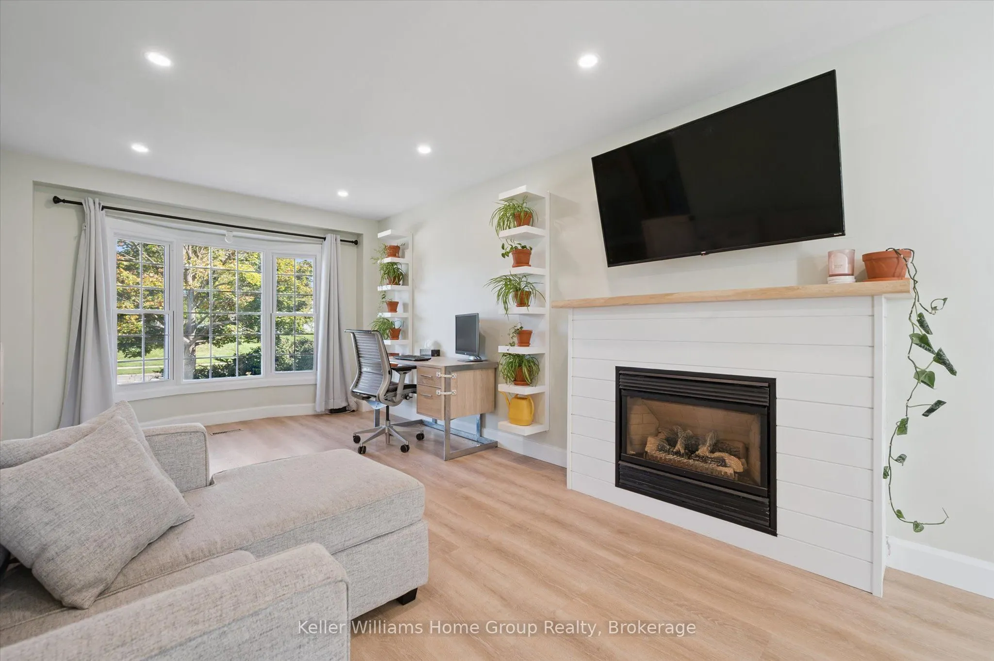 765 Woodhill Drive