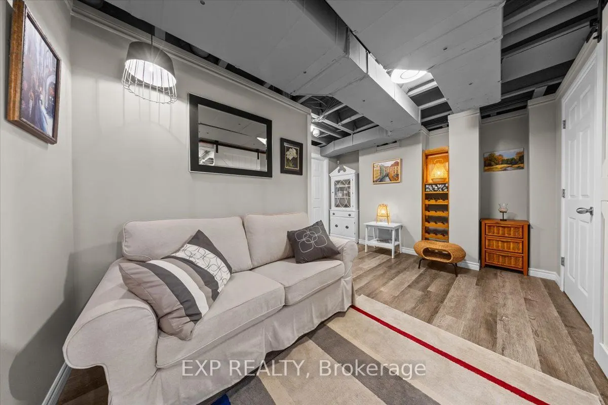 33 Solaris Drive