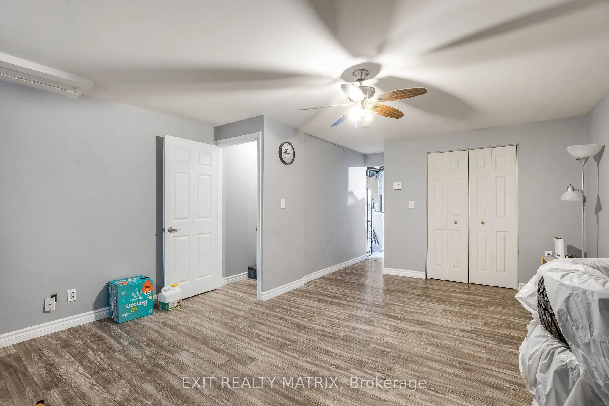 712 Nelson Street W