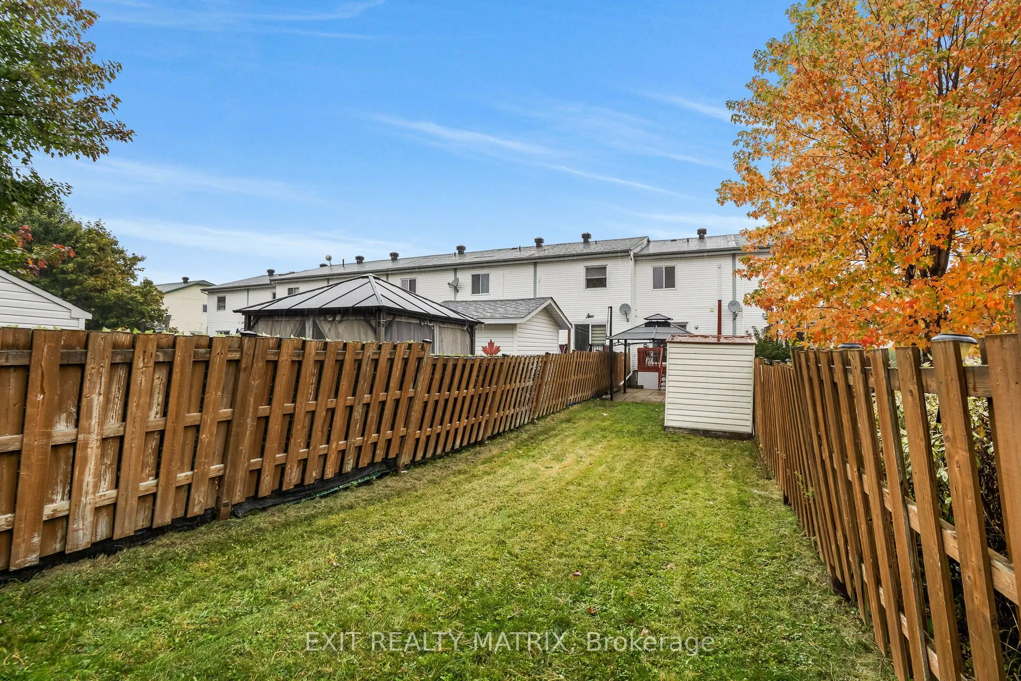 712 Nelson Street W