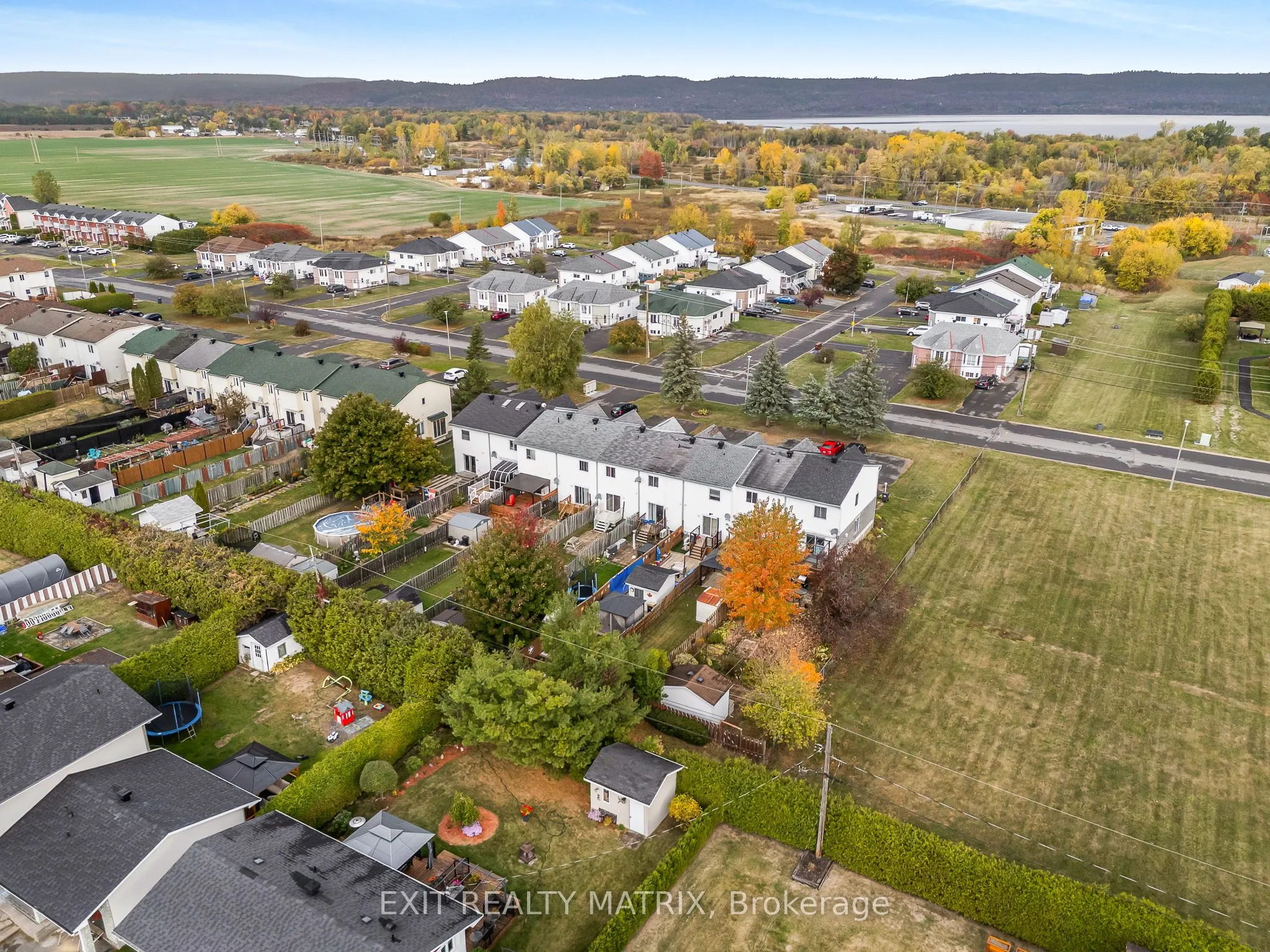 712 Nelson Street W