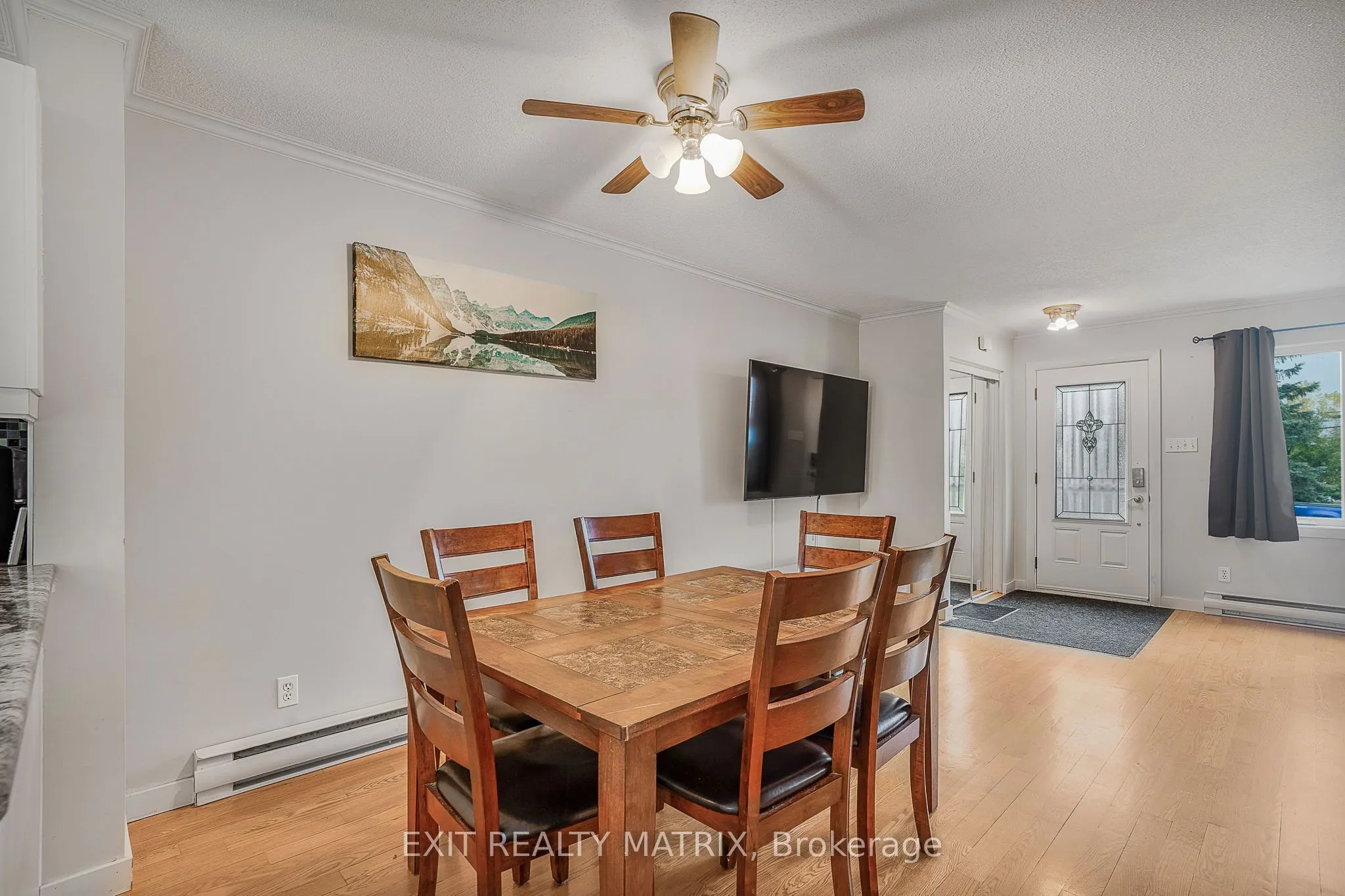 712 Nelson Street W