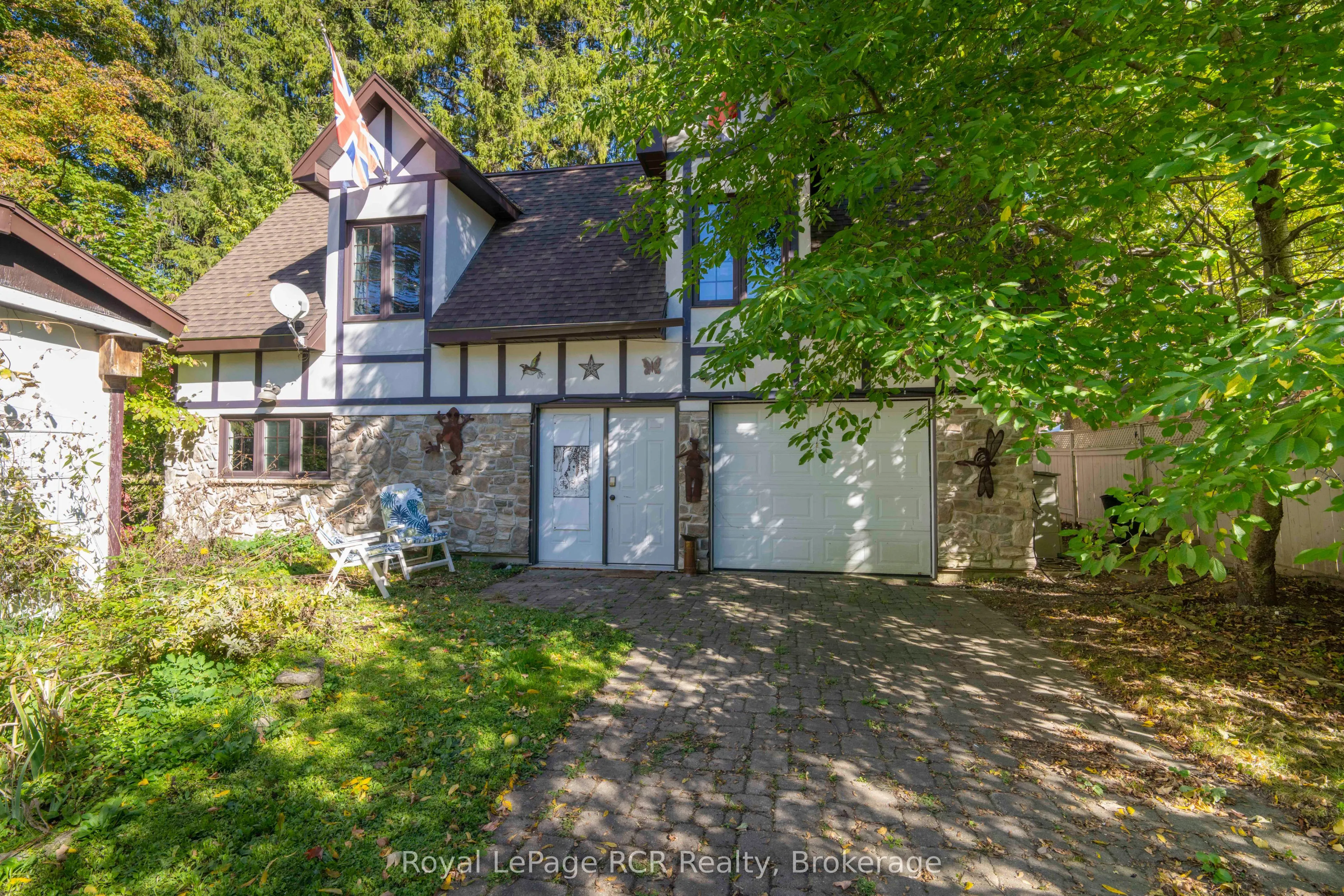 1069 4th Avenue W