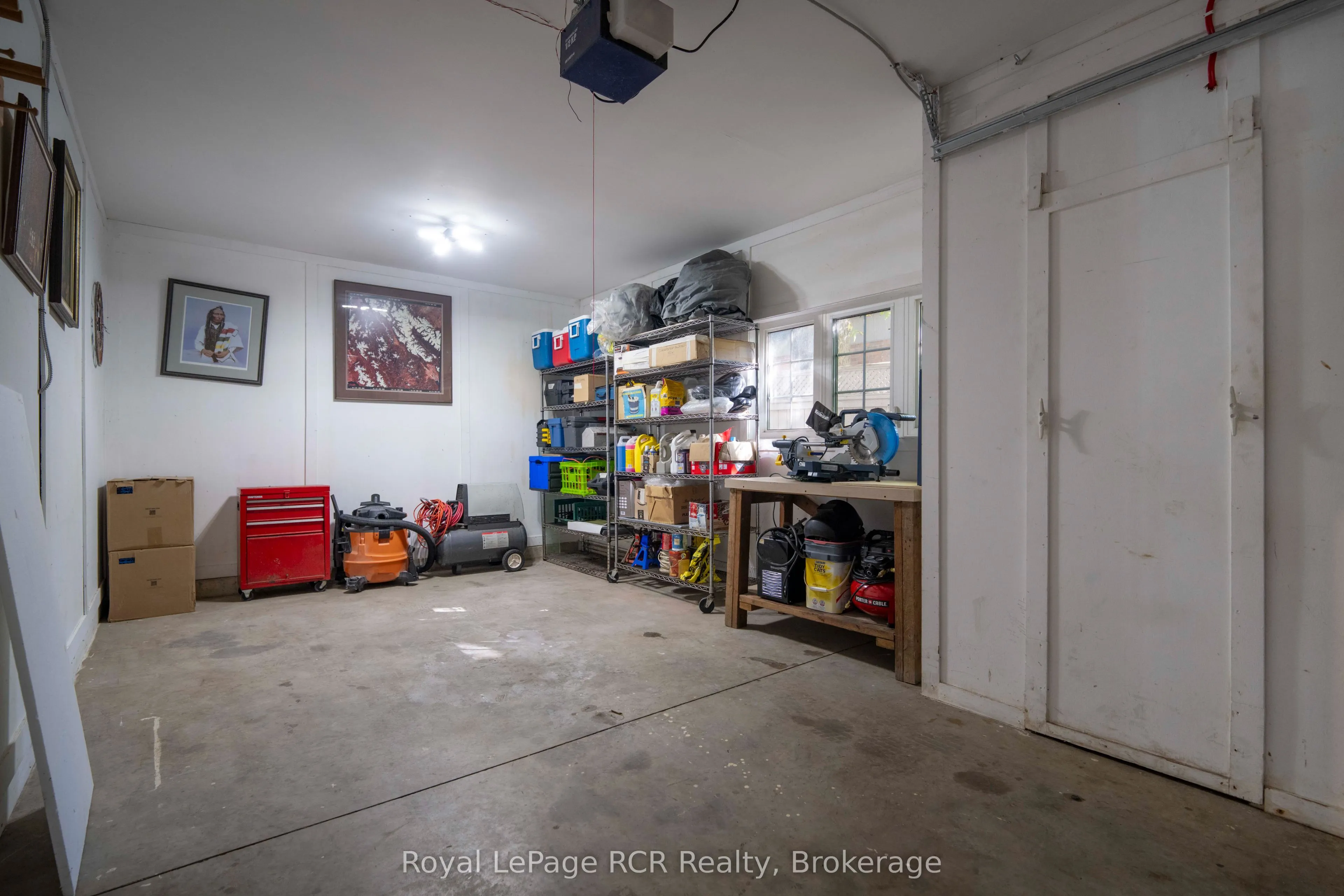 1069 4th Avenue W