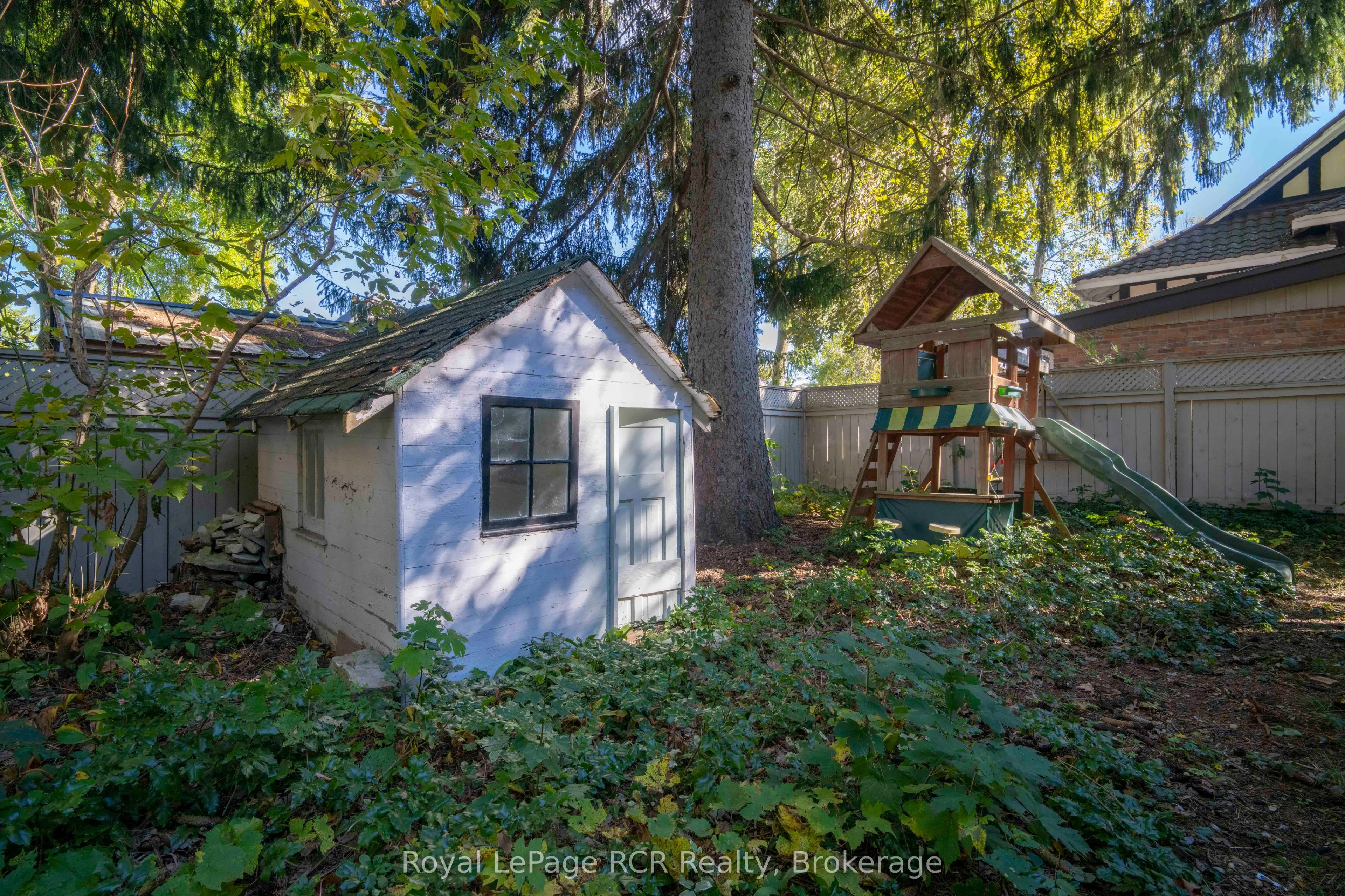 1069 4th Avenue W