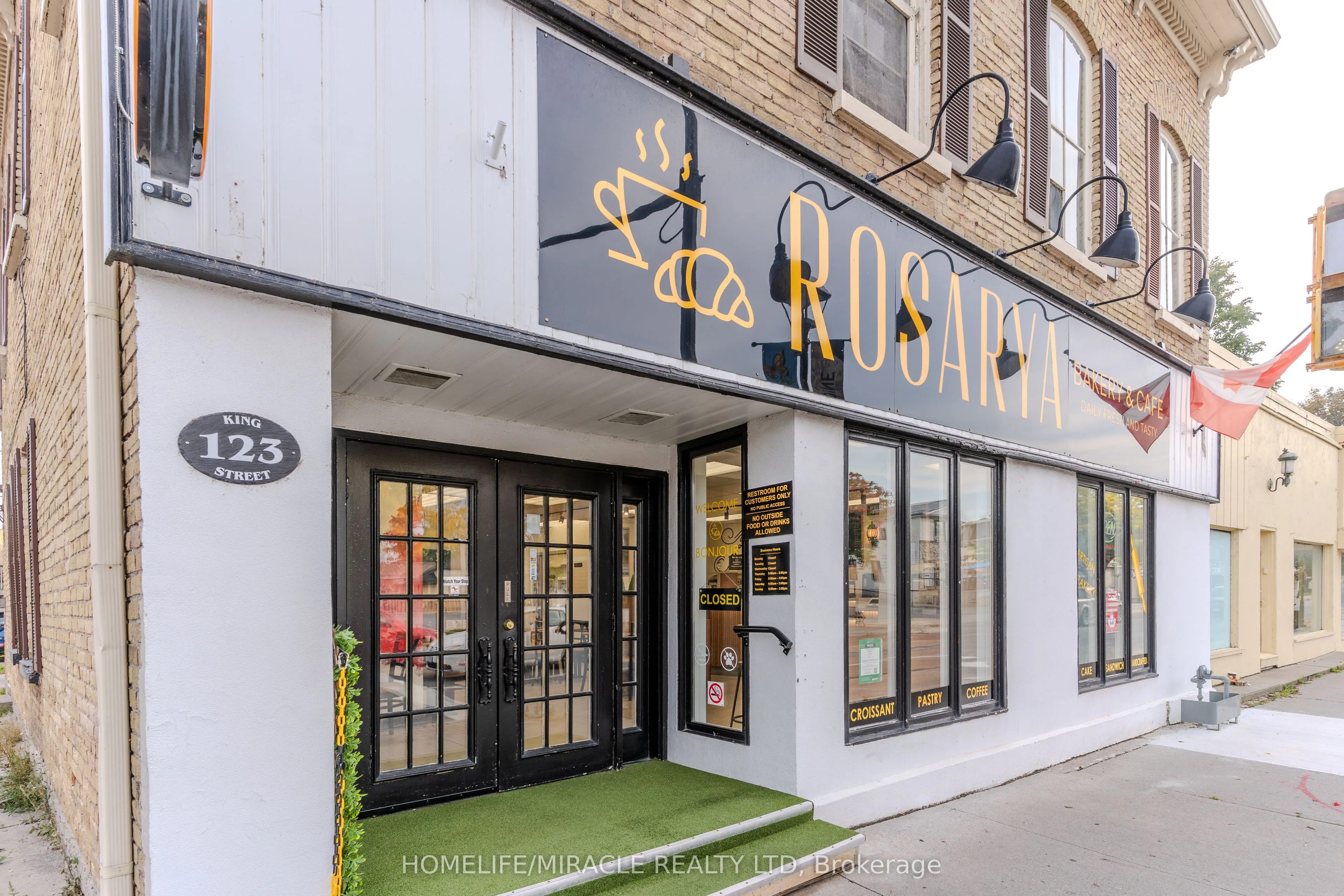 123 King Street W