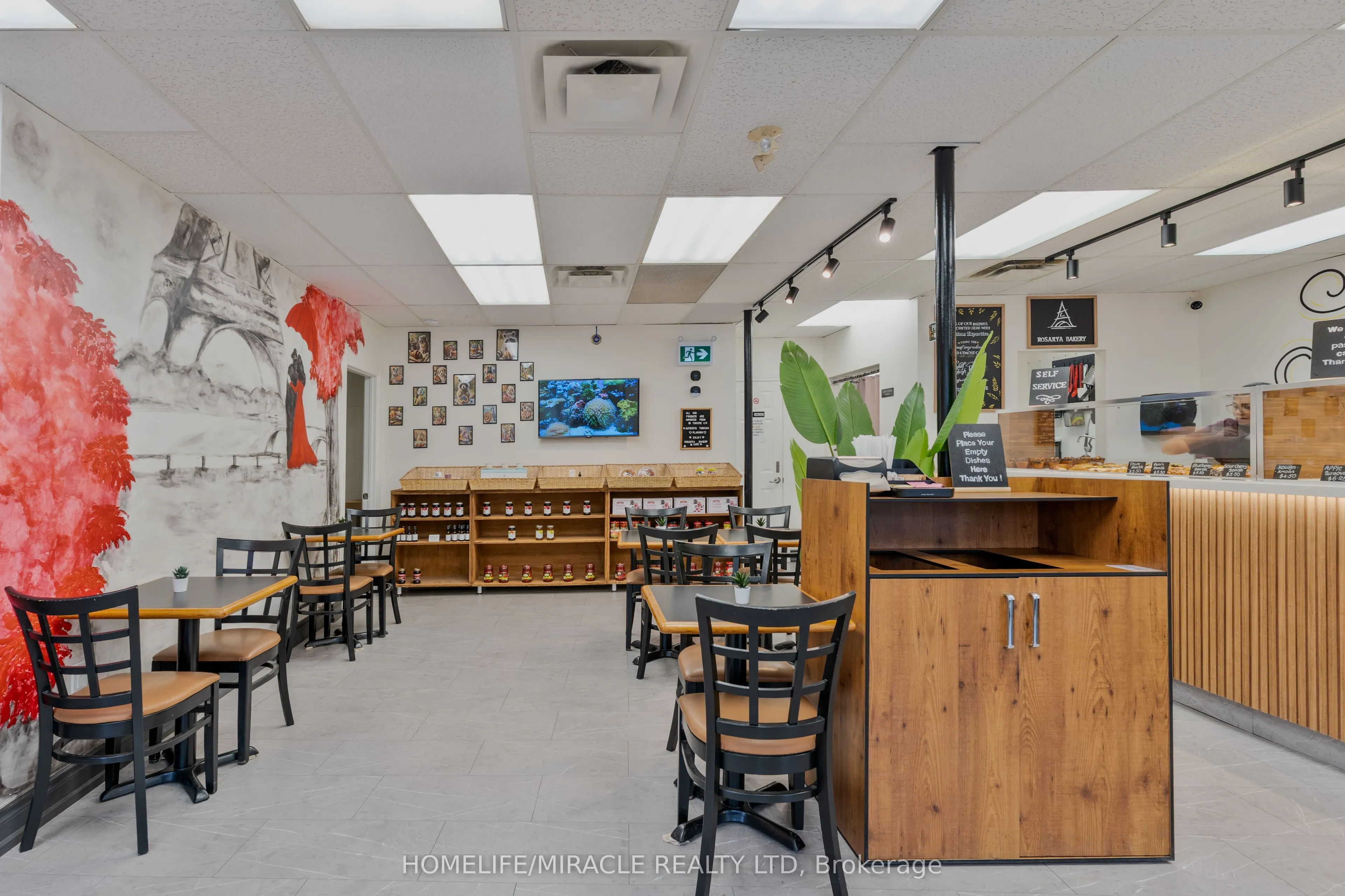 123 King Street W