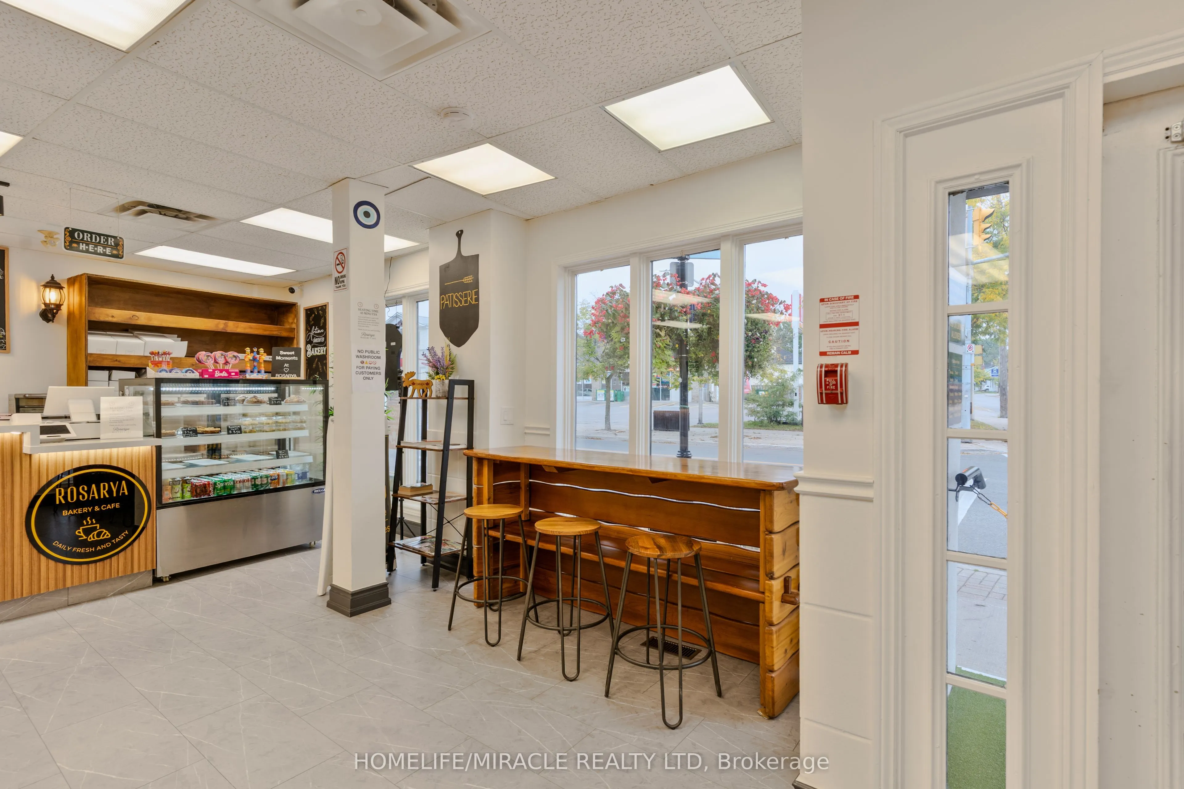 123 King Street W