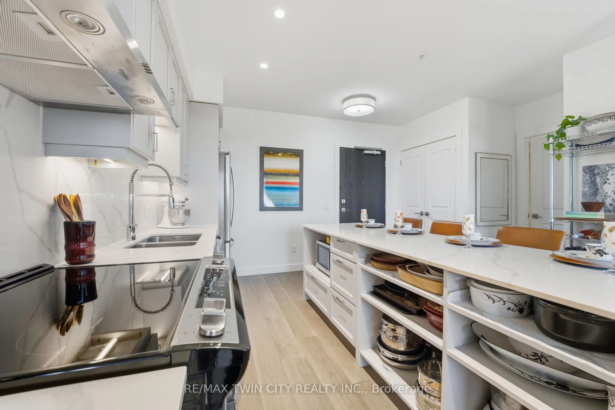 15 Glebe Street, #1410