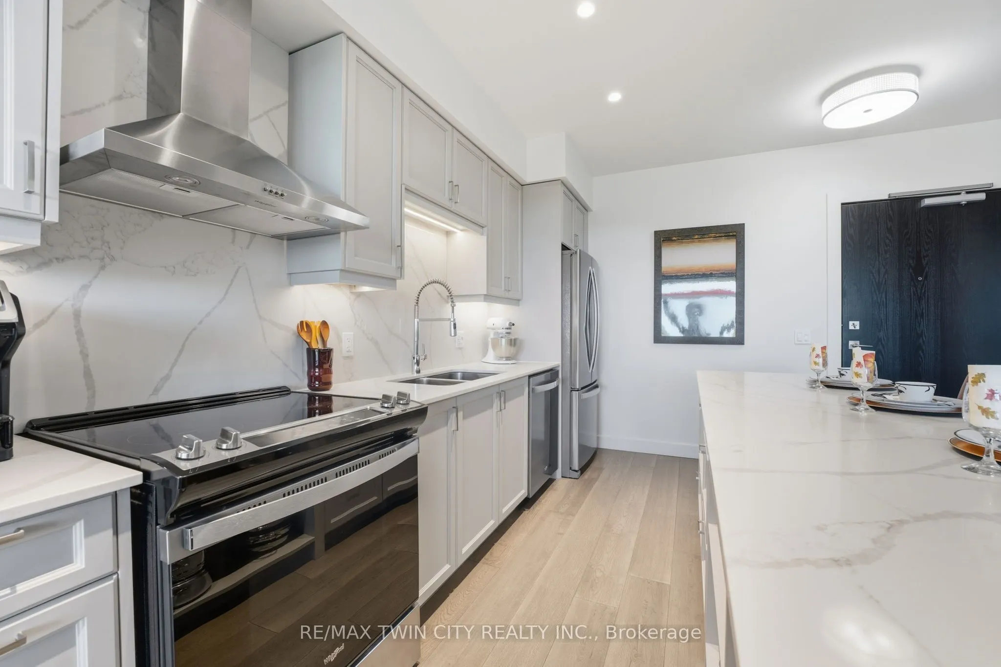15 Glebe Street, #1410