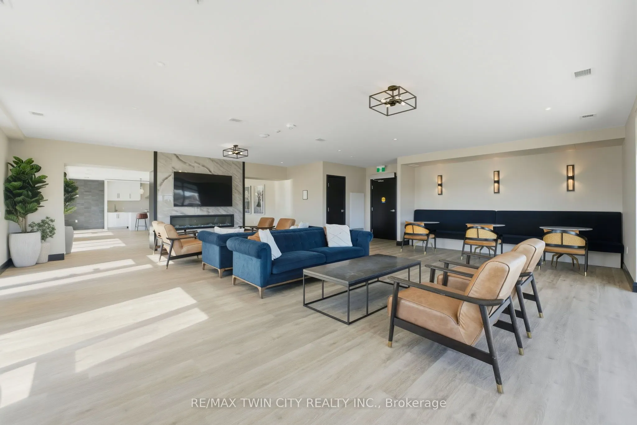 15 Glebe Street, #1410