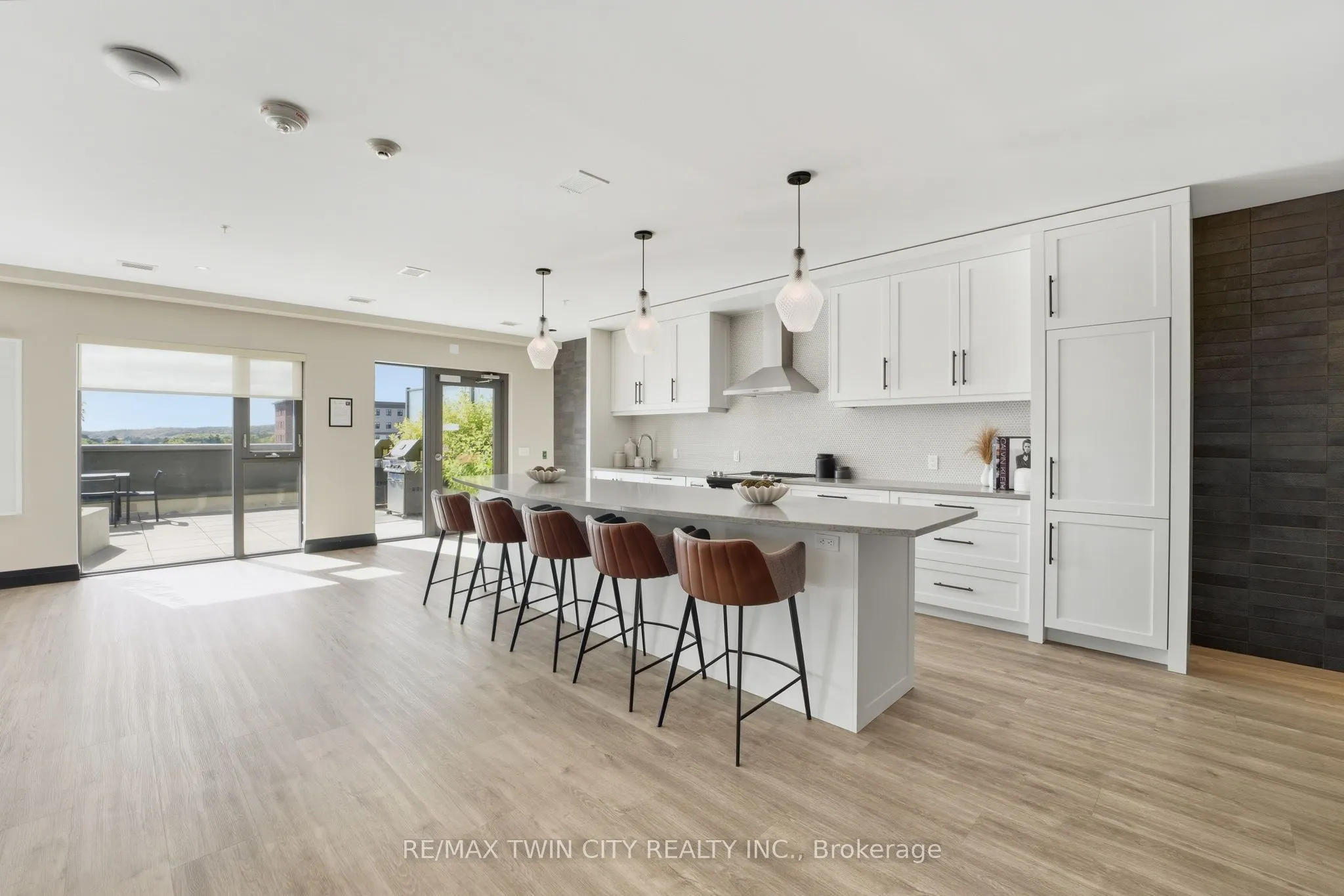 15 Glebe Street, #1410