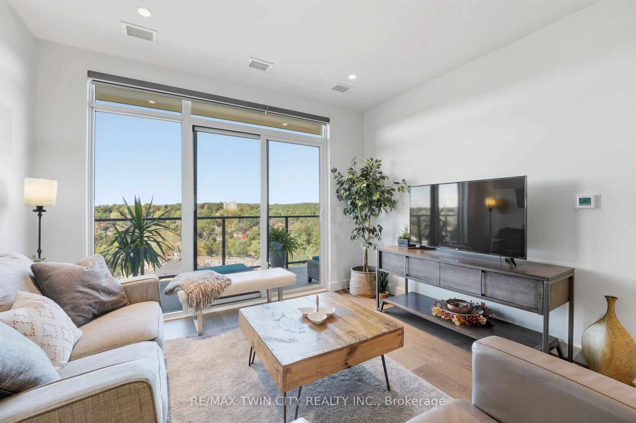 15 Glebe Street, #1410