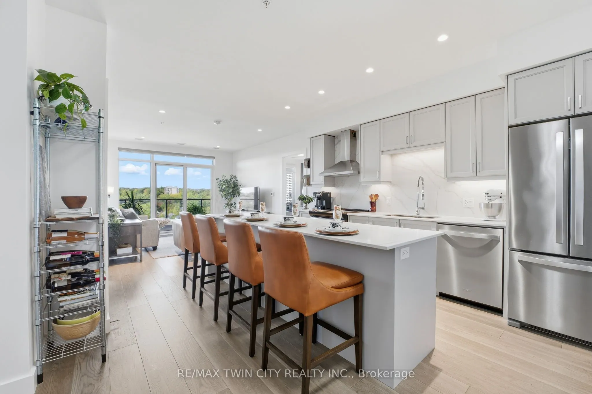 15 Glebe Street, #1410