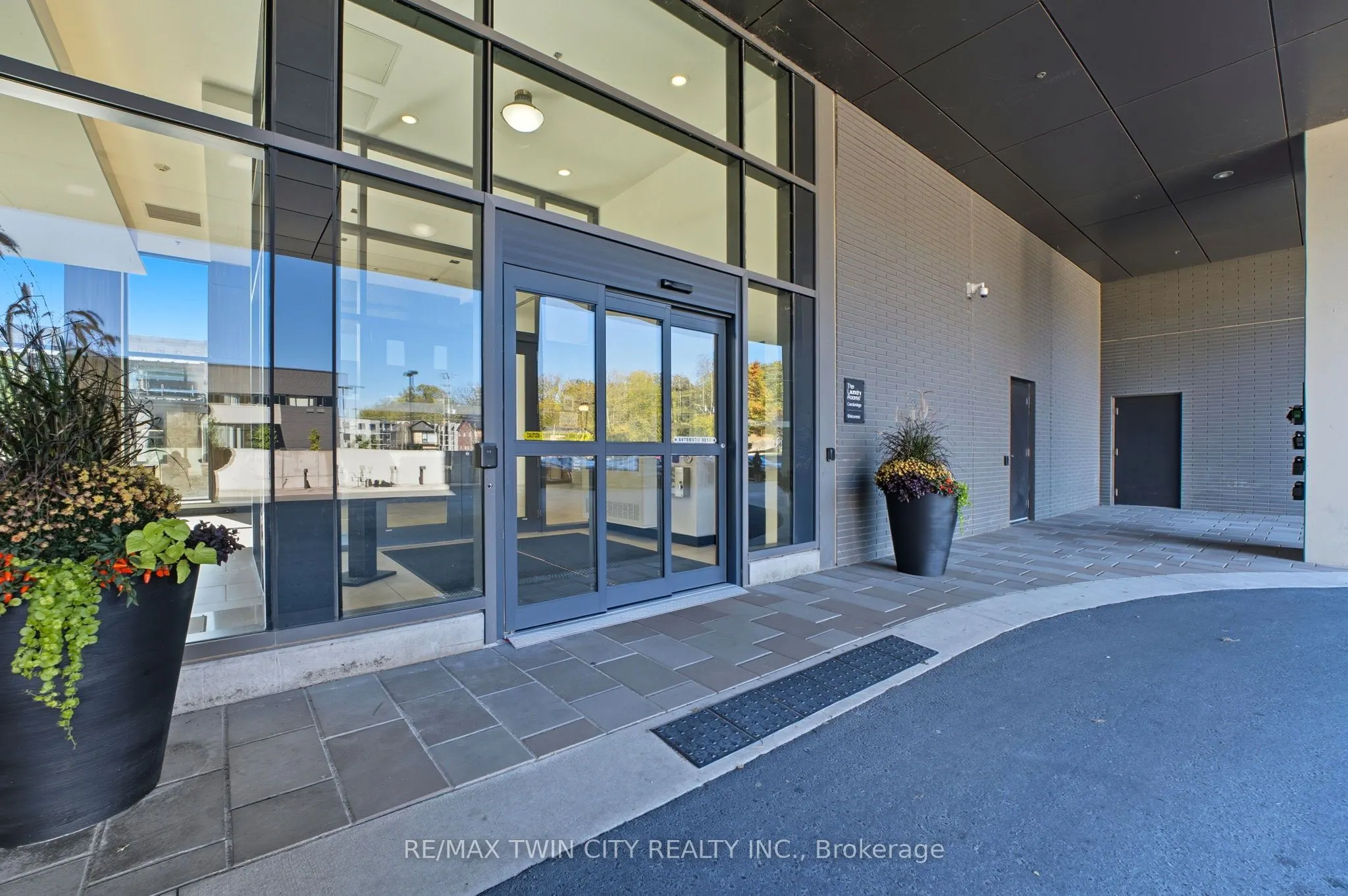 15 Glebe Street, #1410