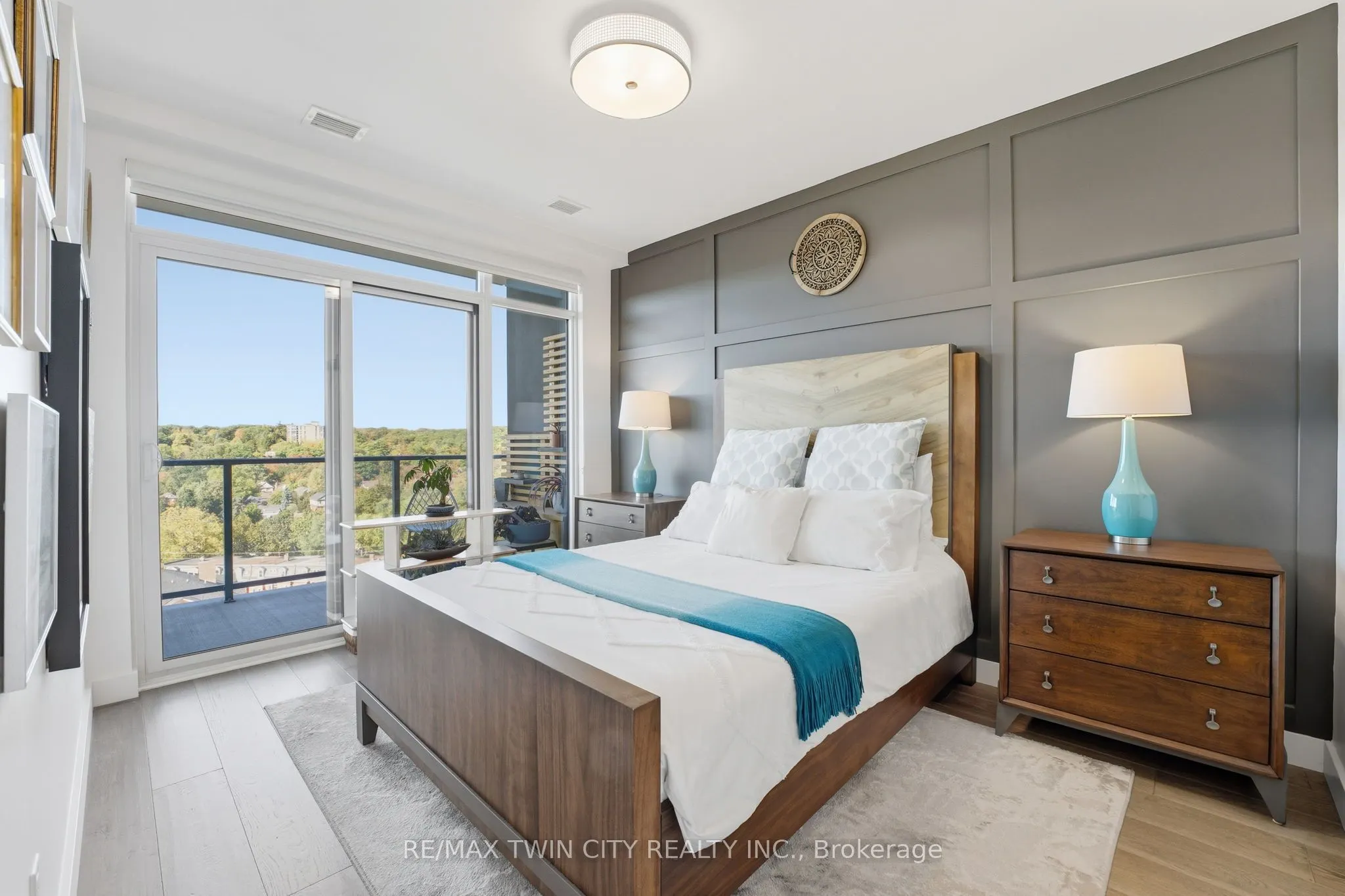 15 Glebe Street, #1410