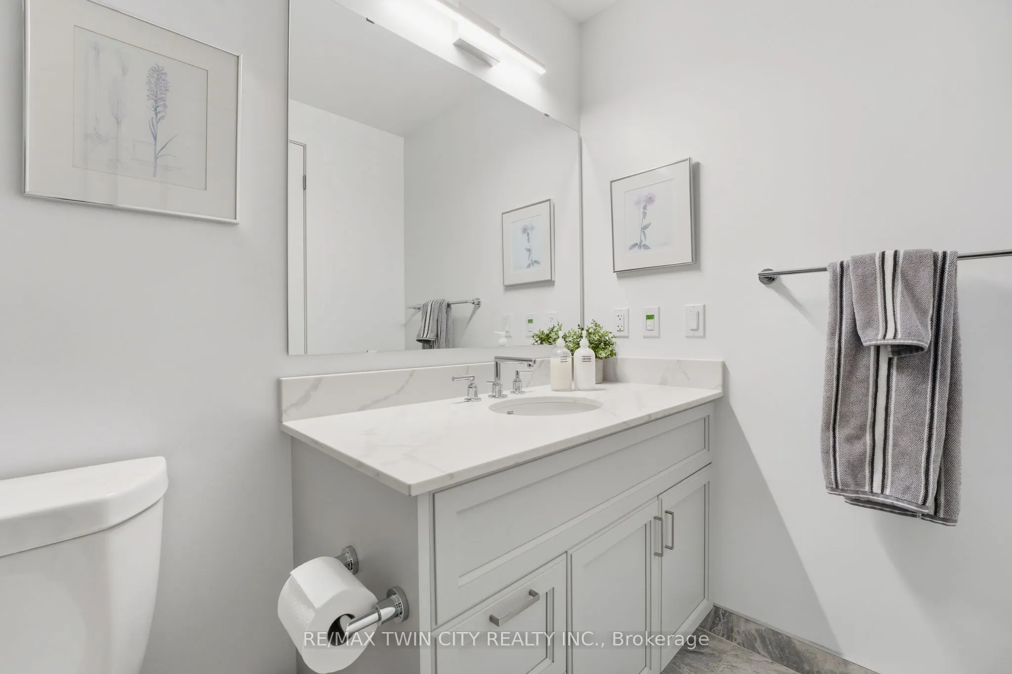15 Glebe Street, #1410