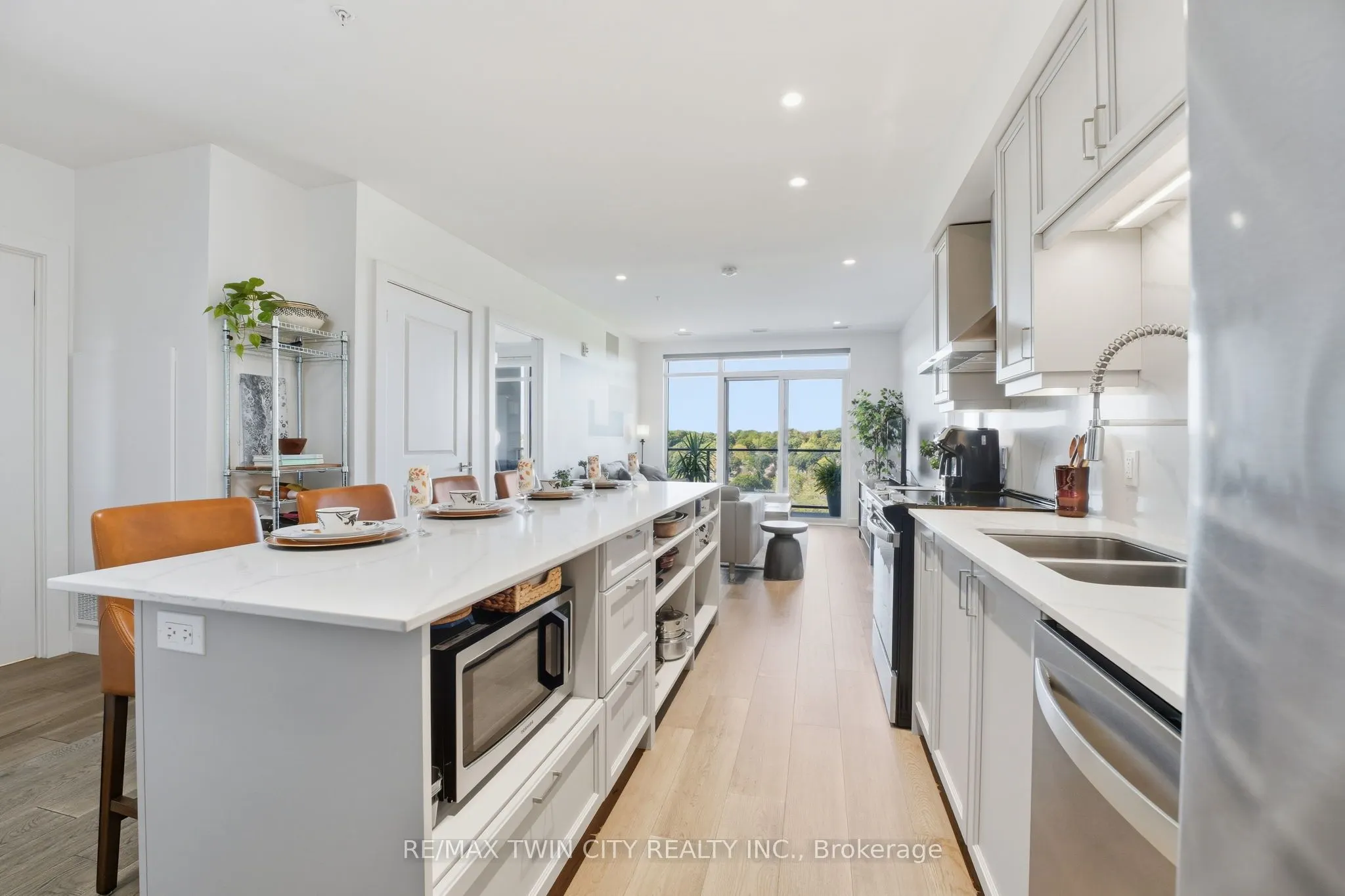 15 Glebe Street, #1410