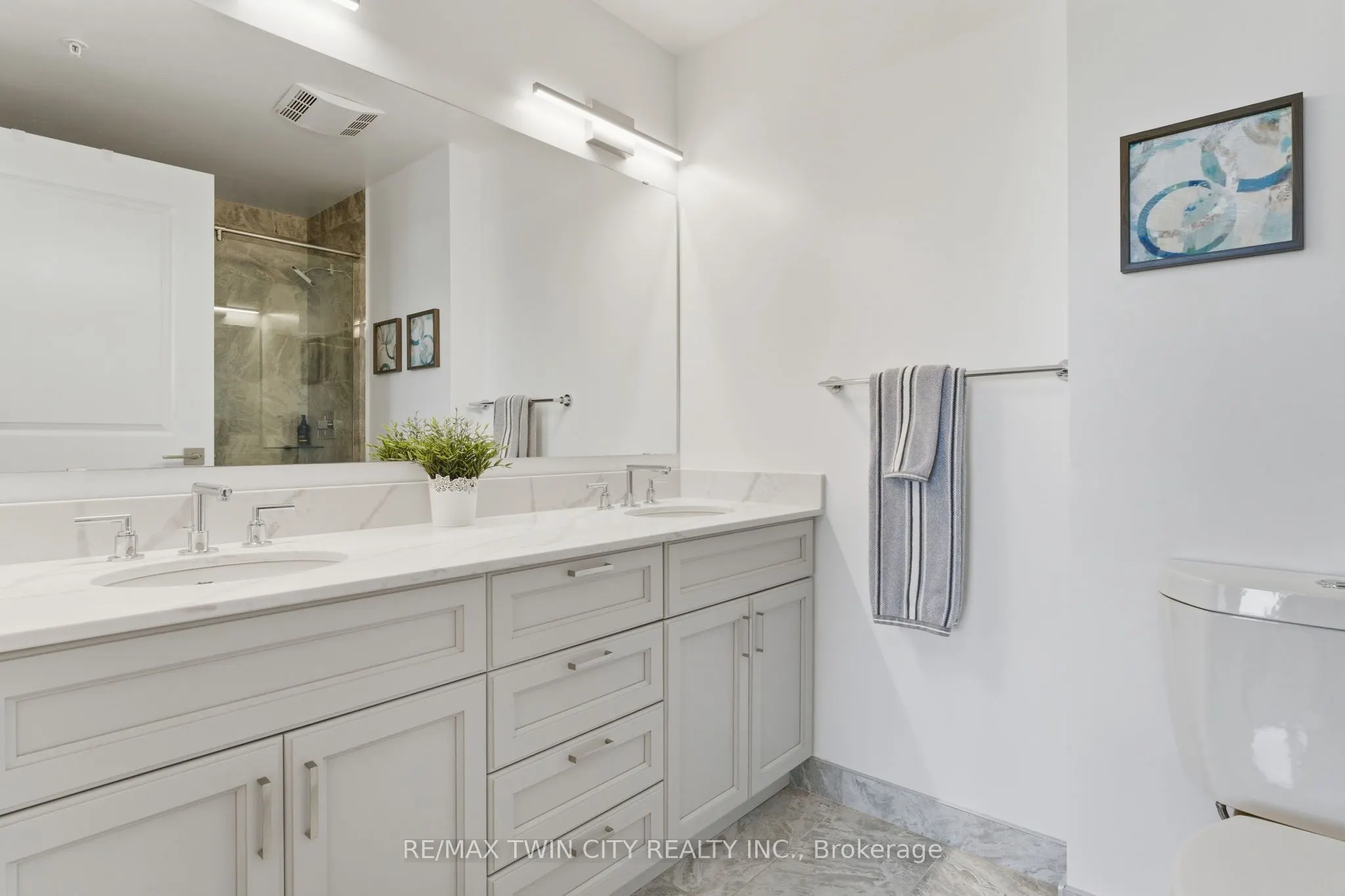 15 Glebe Street, #1410