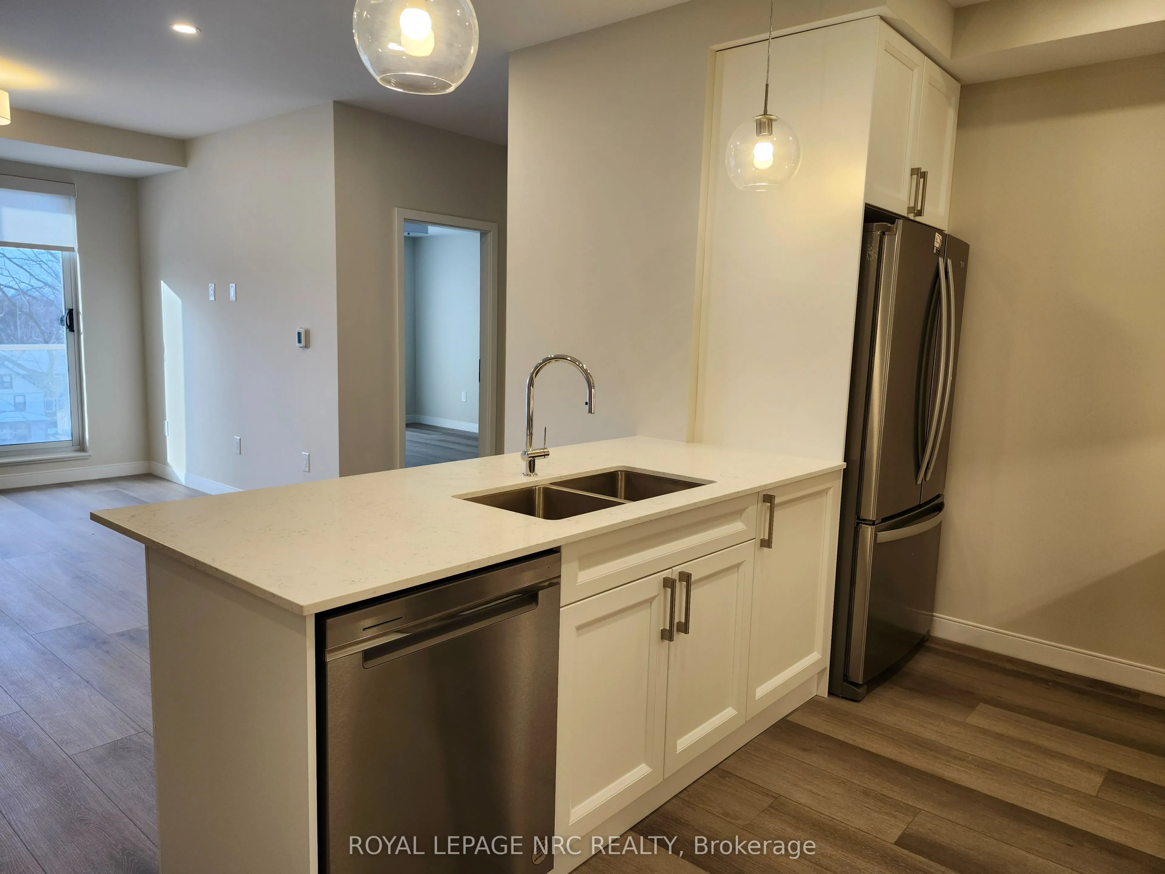 118 West Street, #402