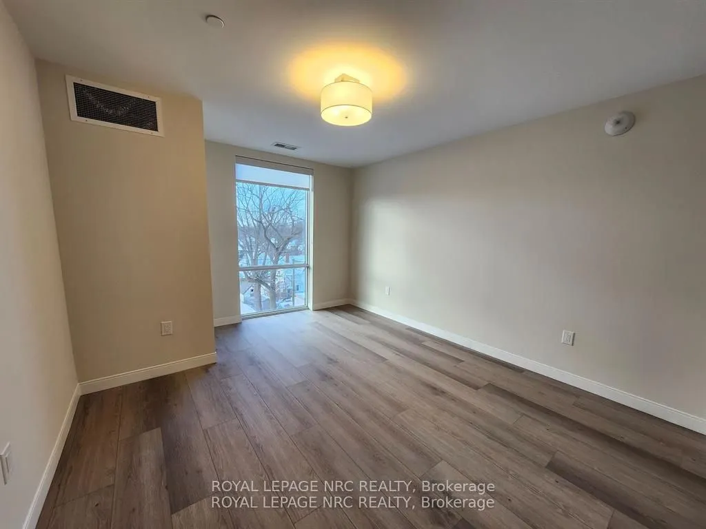 118 West Street, #402