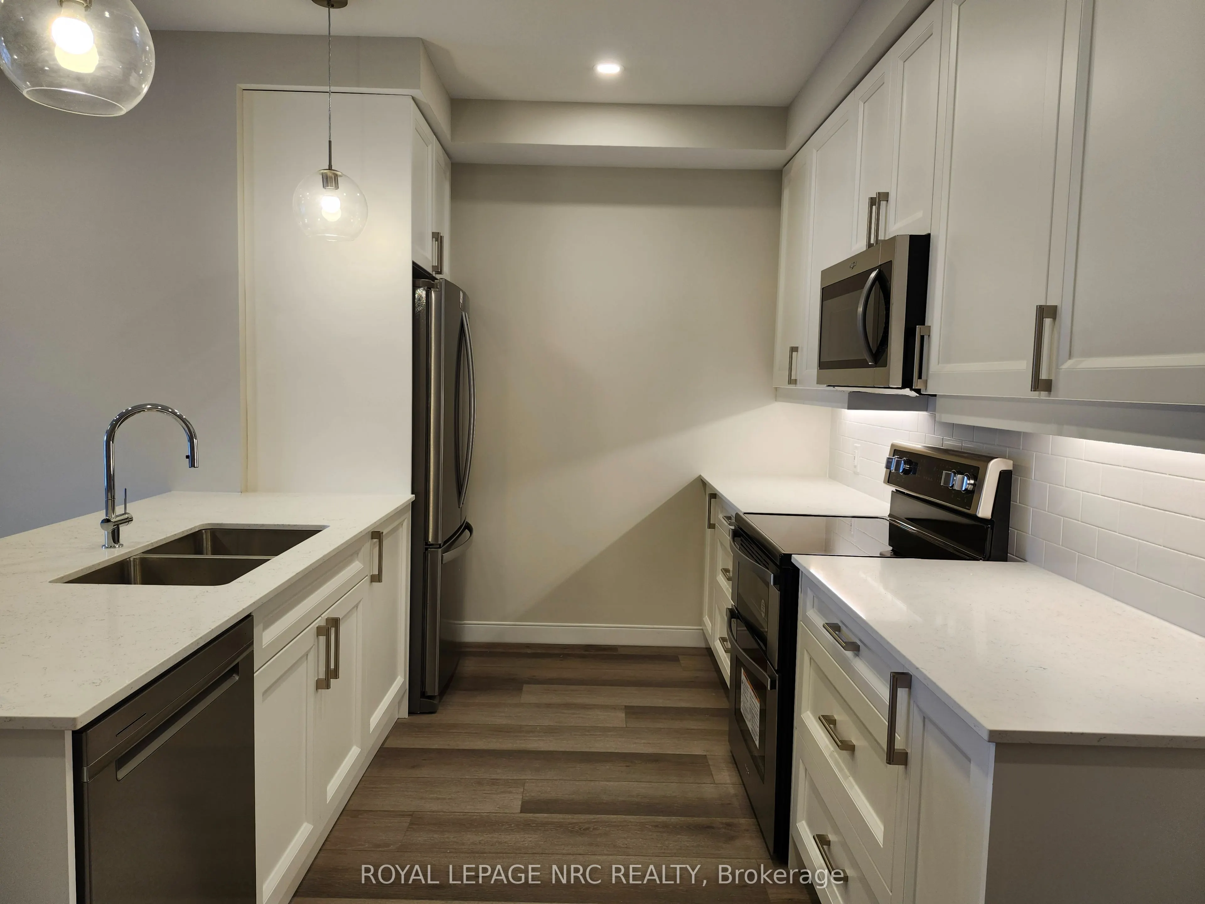118 West Street, #402