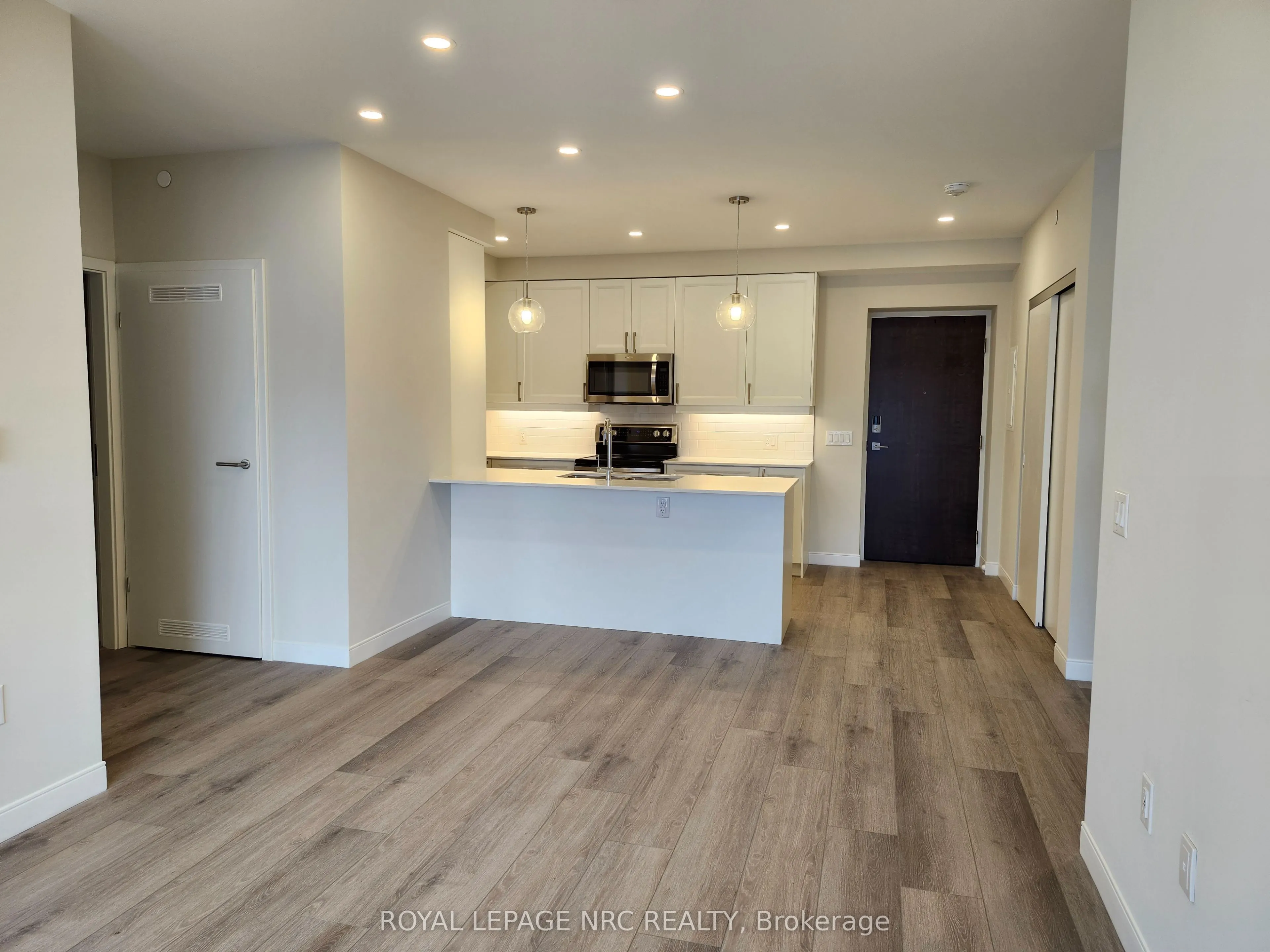 118 West Street, #402
