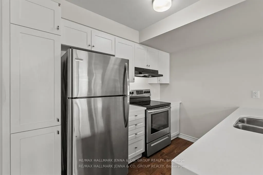 2302 Watercolours Way, #2302