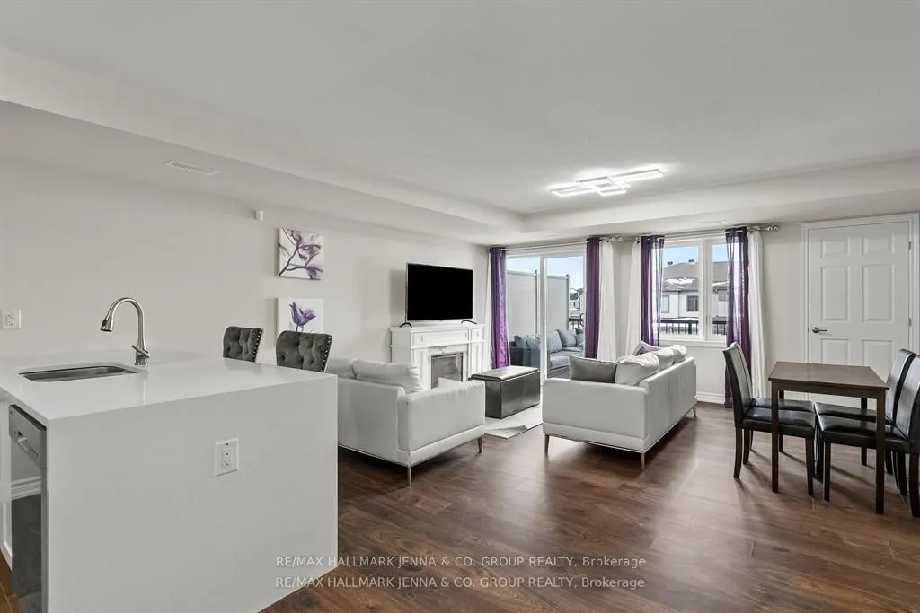 2302 Watercolours Way, #2302