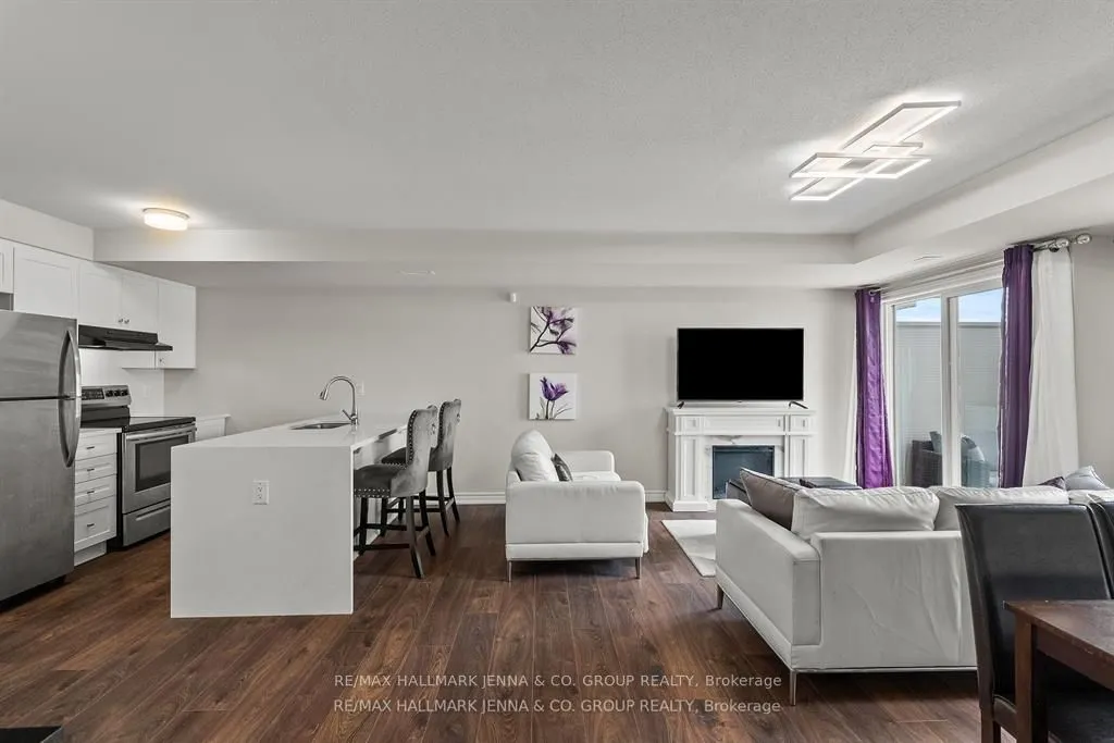 2302 Watercolours Way, #2302