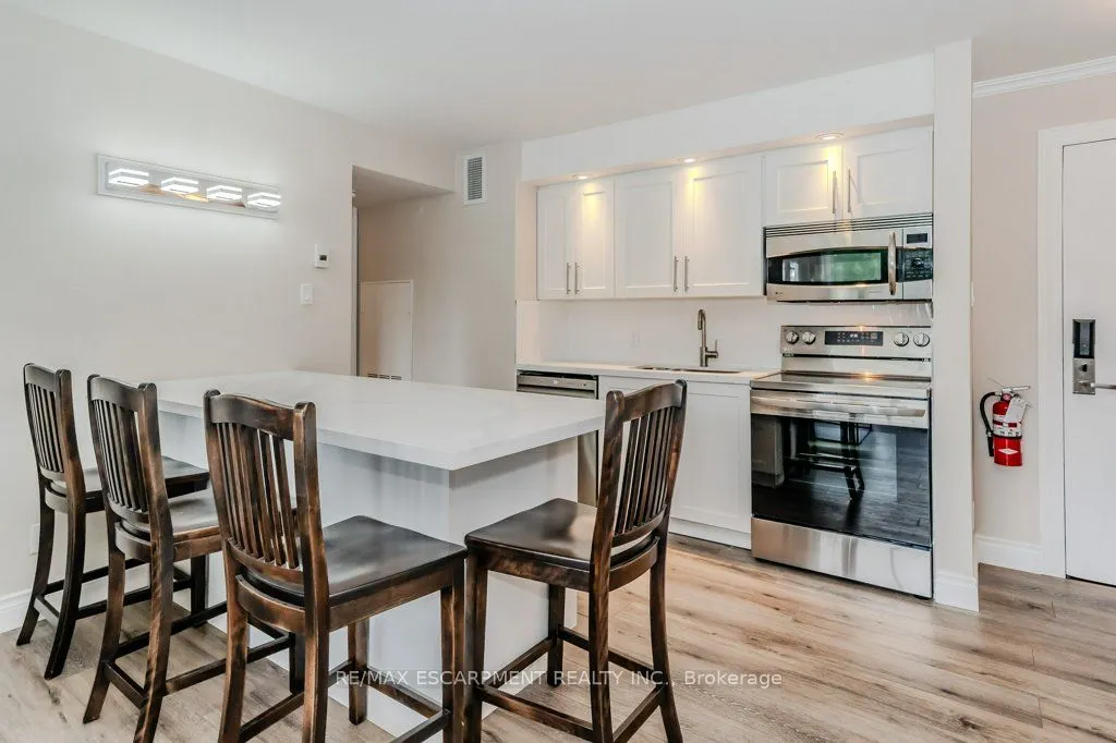 1235 Deerhurst Drive, #54-305
