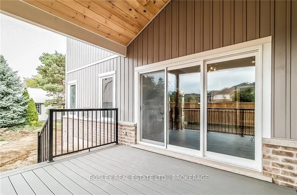 6168 Curlin Crescent