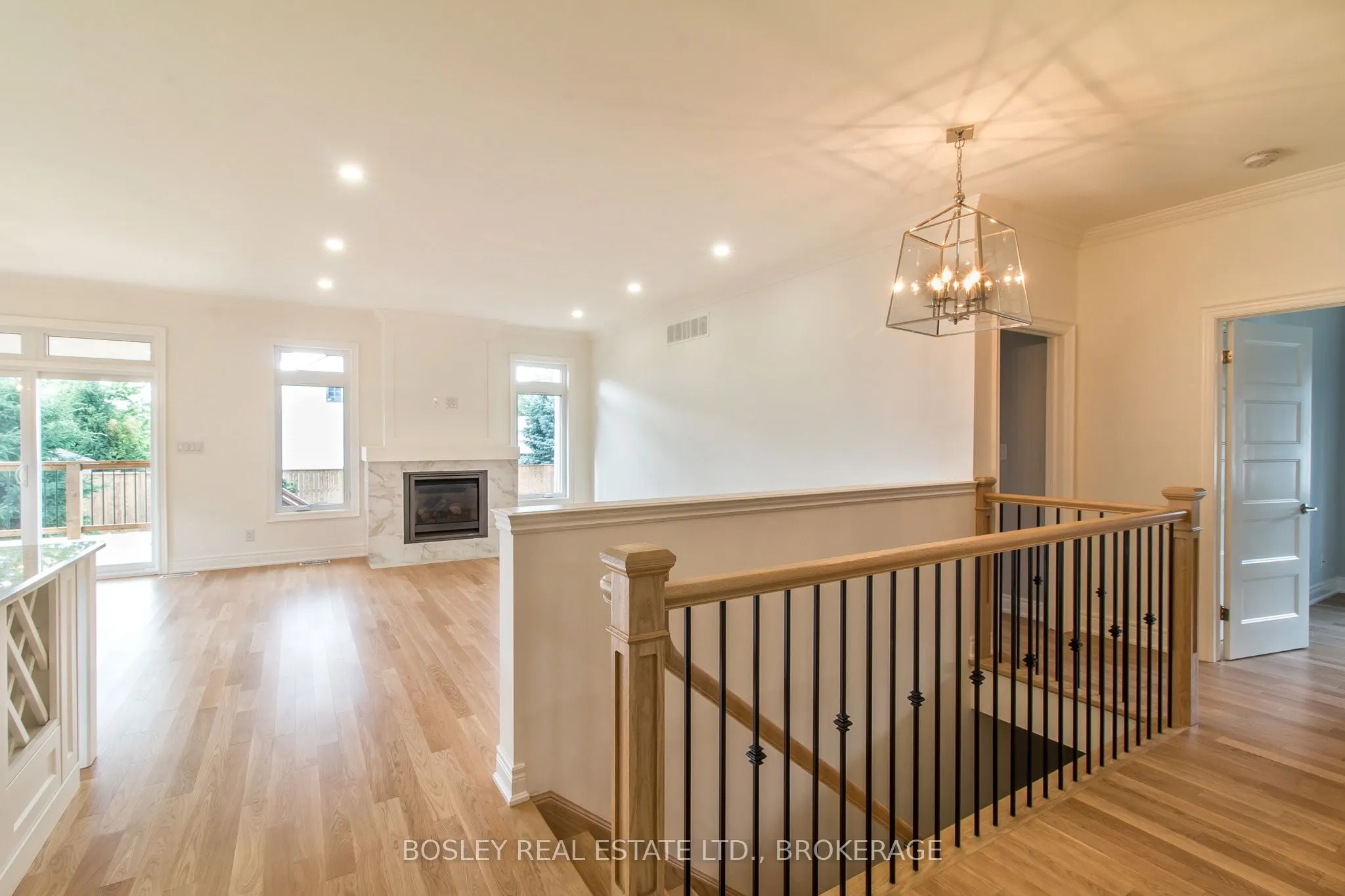 6168 Curlin Crescent