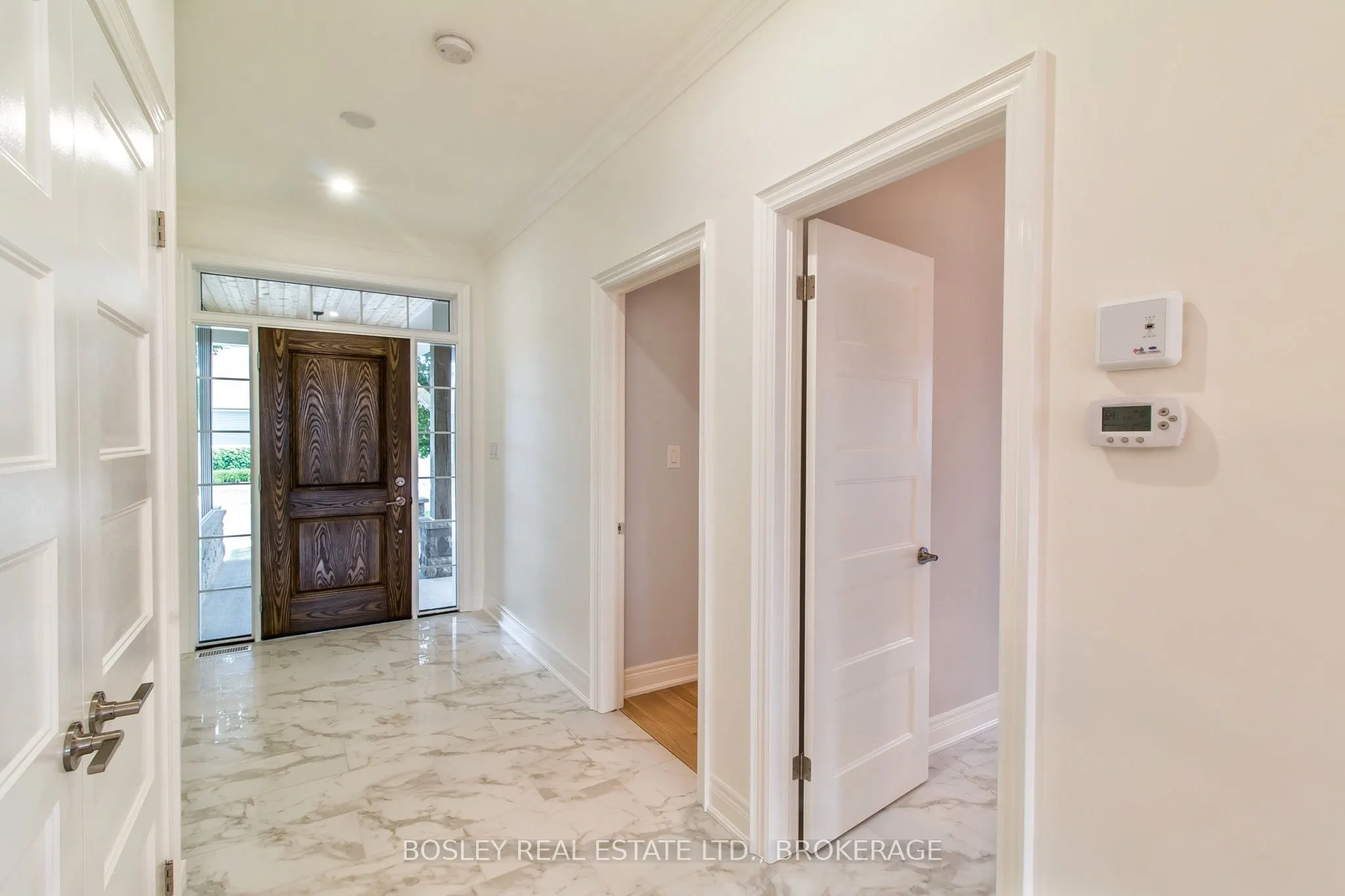 6168 Curlin Crescent