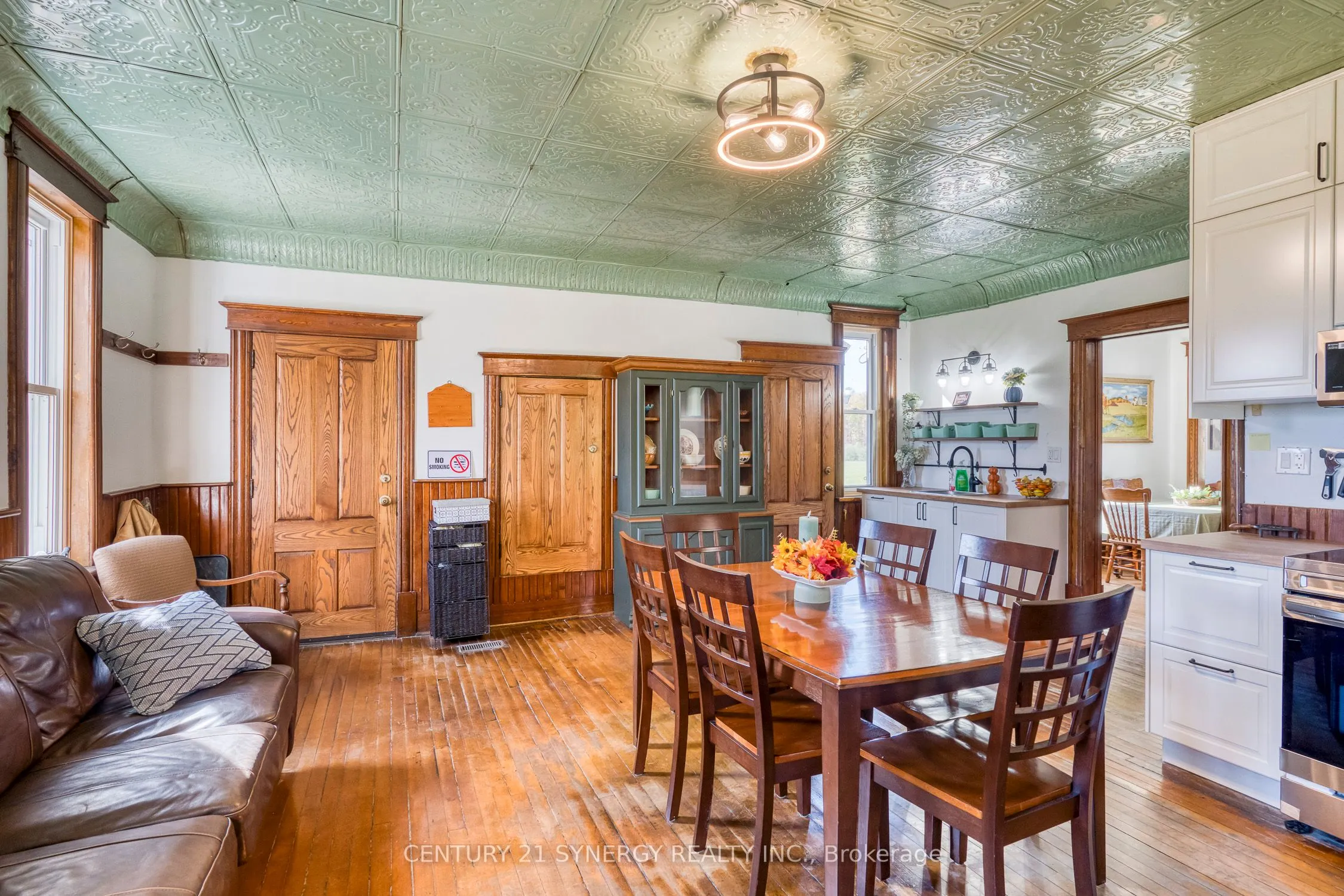 713 Rutherford Side Road