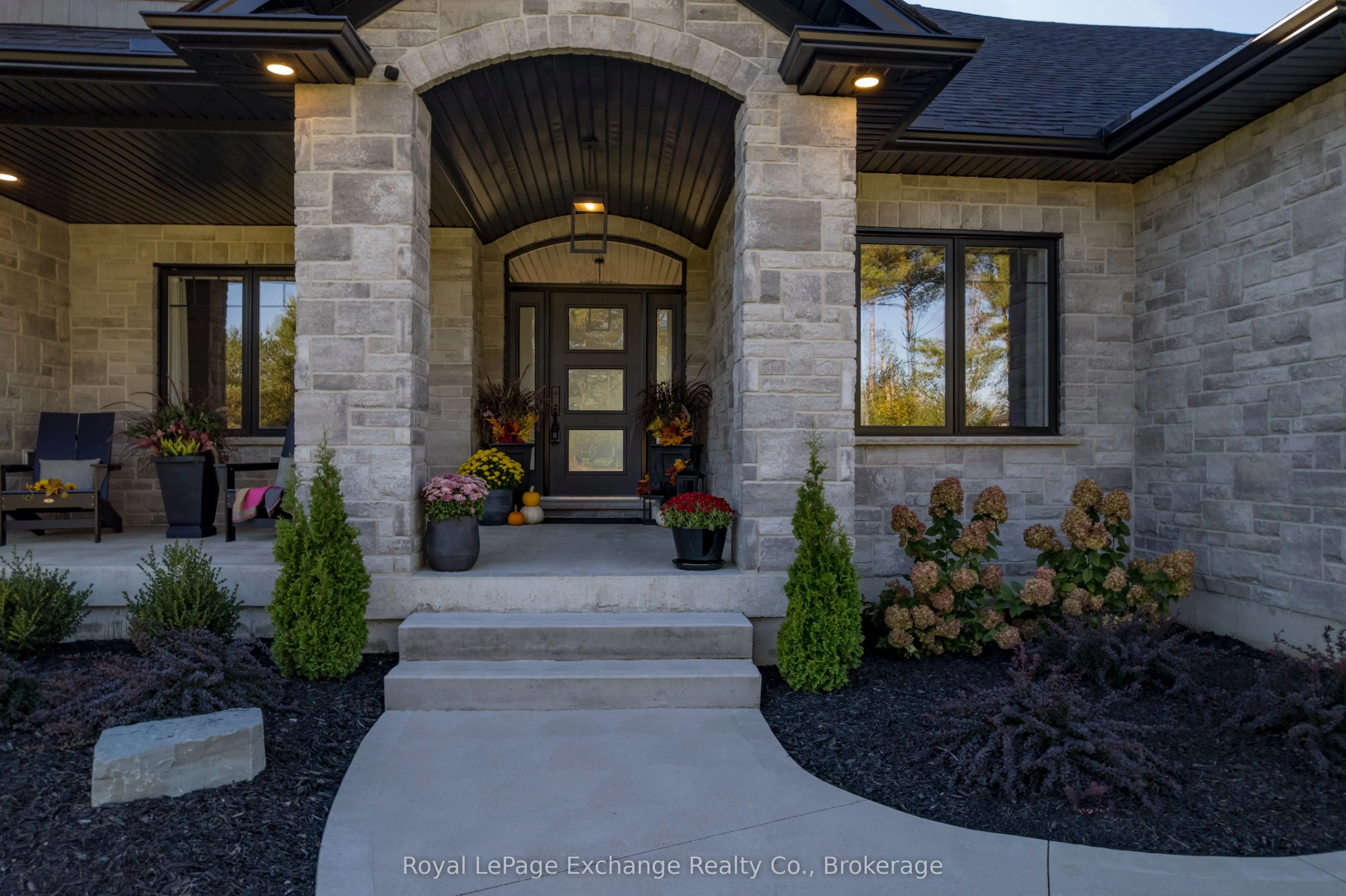 150 Louise Creek Crescent