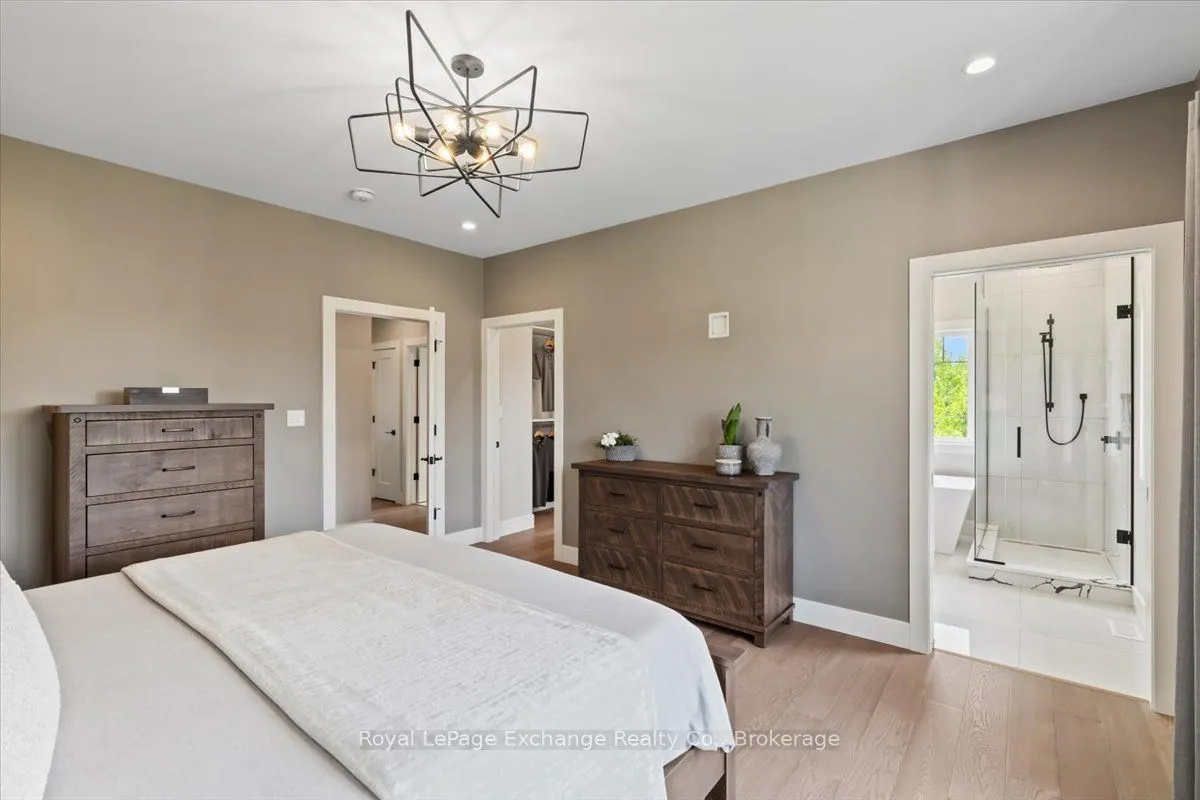 150 Louise Creek Crescent