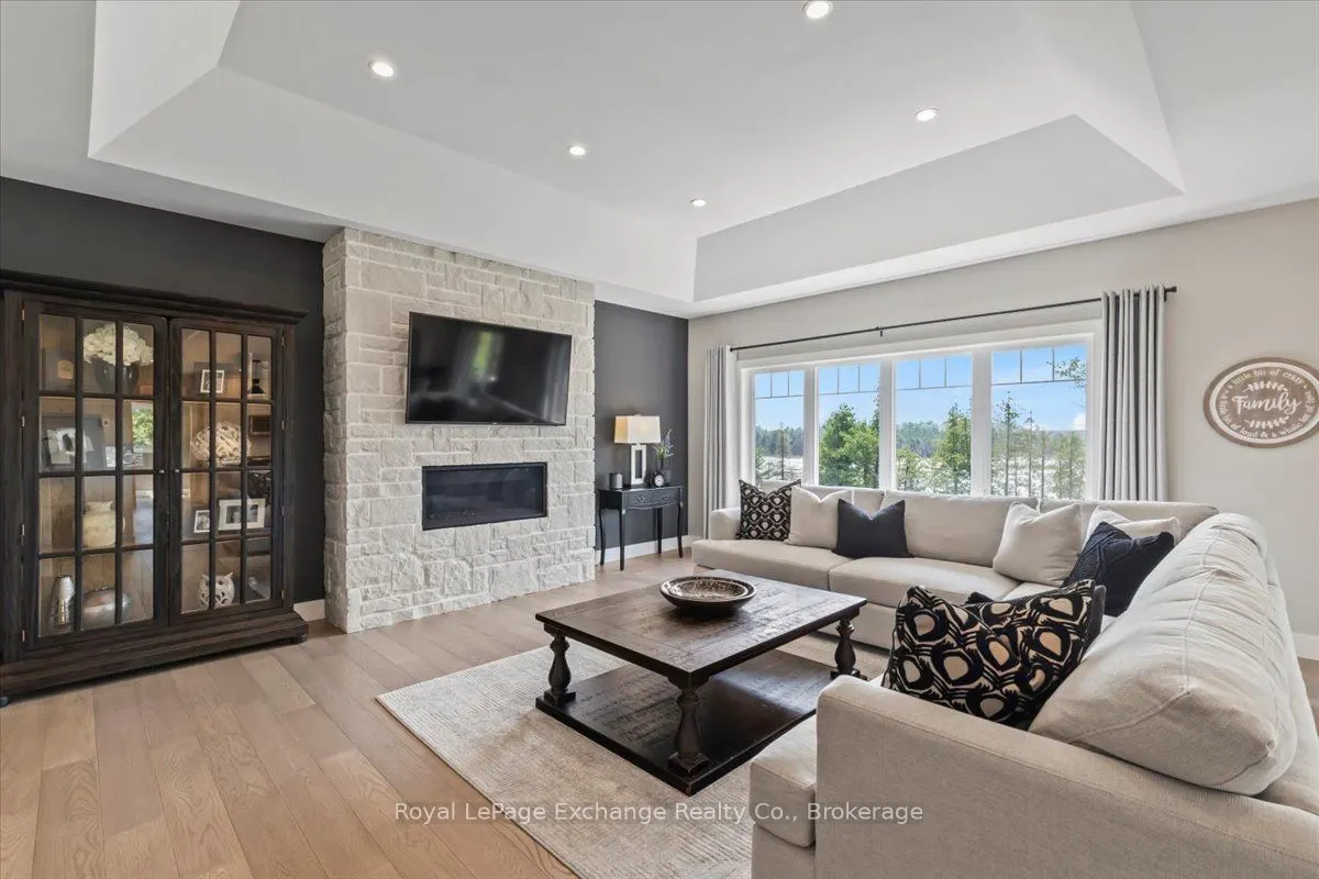 150 Louise Creek Crescent