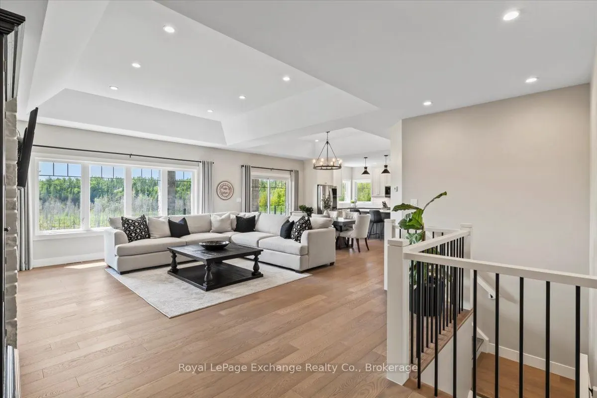 150 Louise Creek Crescent
