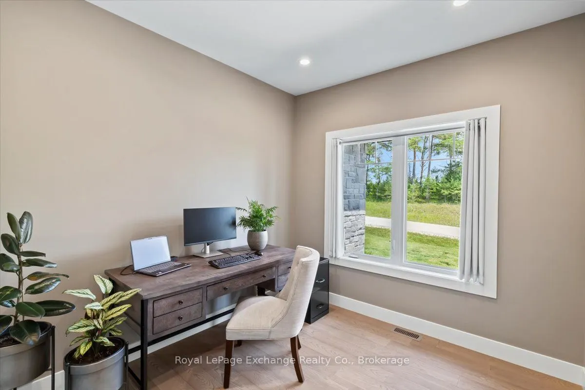 150 Louise Creek Crescent