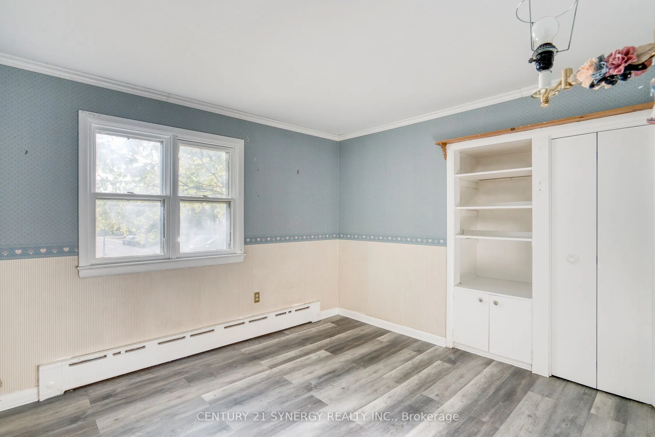 55 Drummond Street W