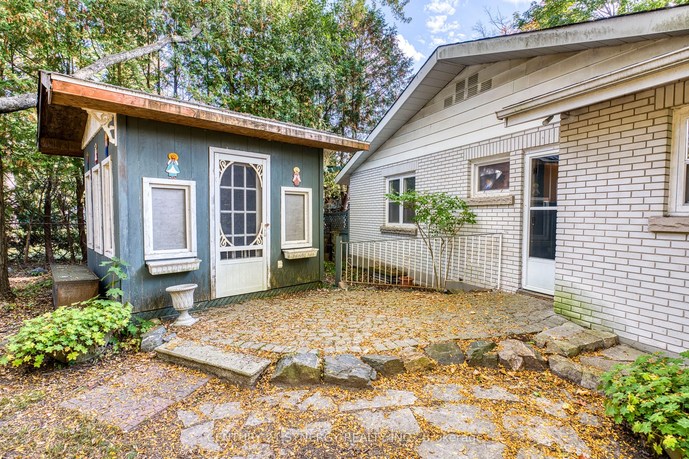 55 Drummond Street W