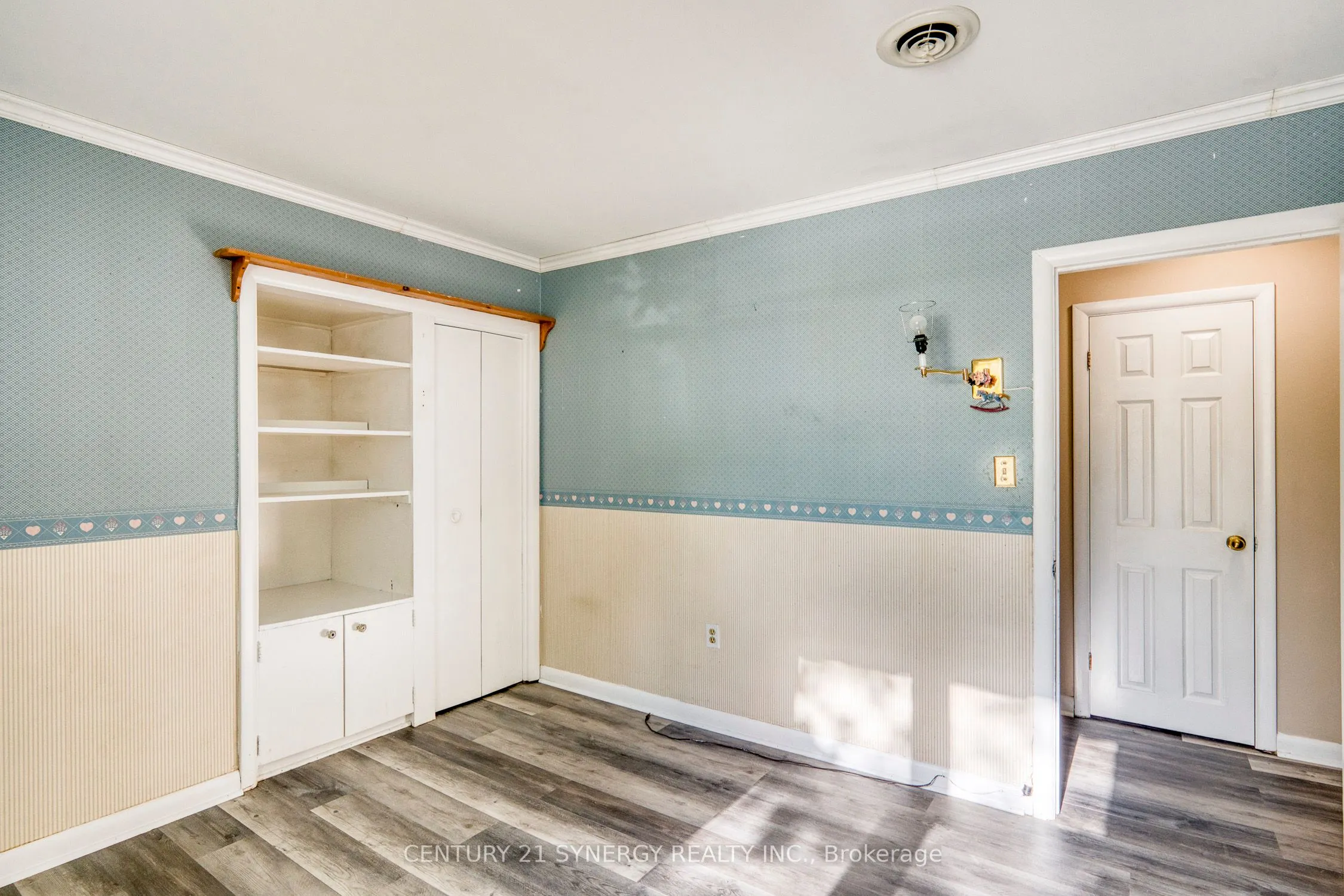 55 Drummond Street W