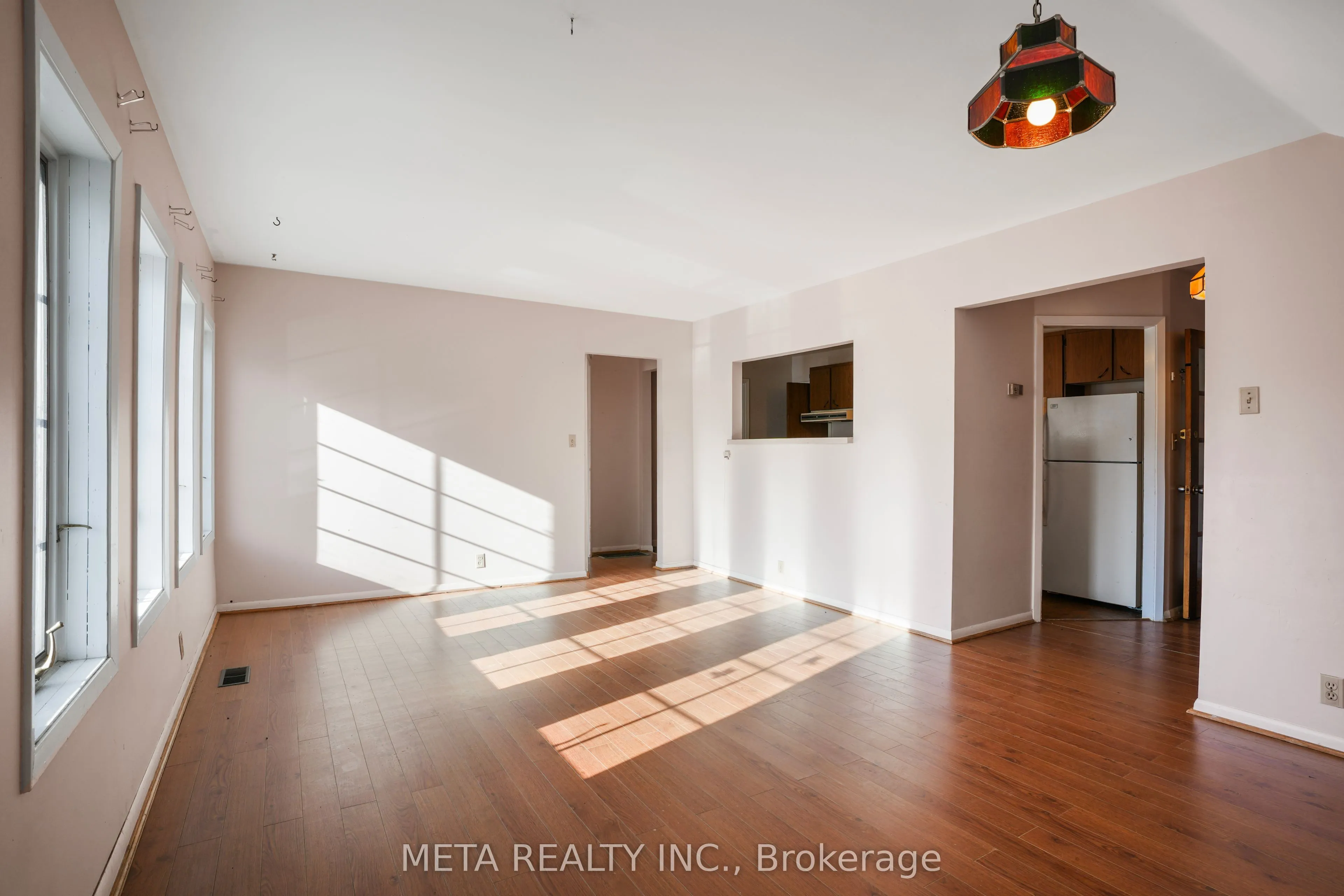 3 Hastings Street N