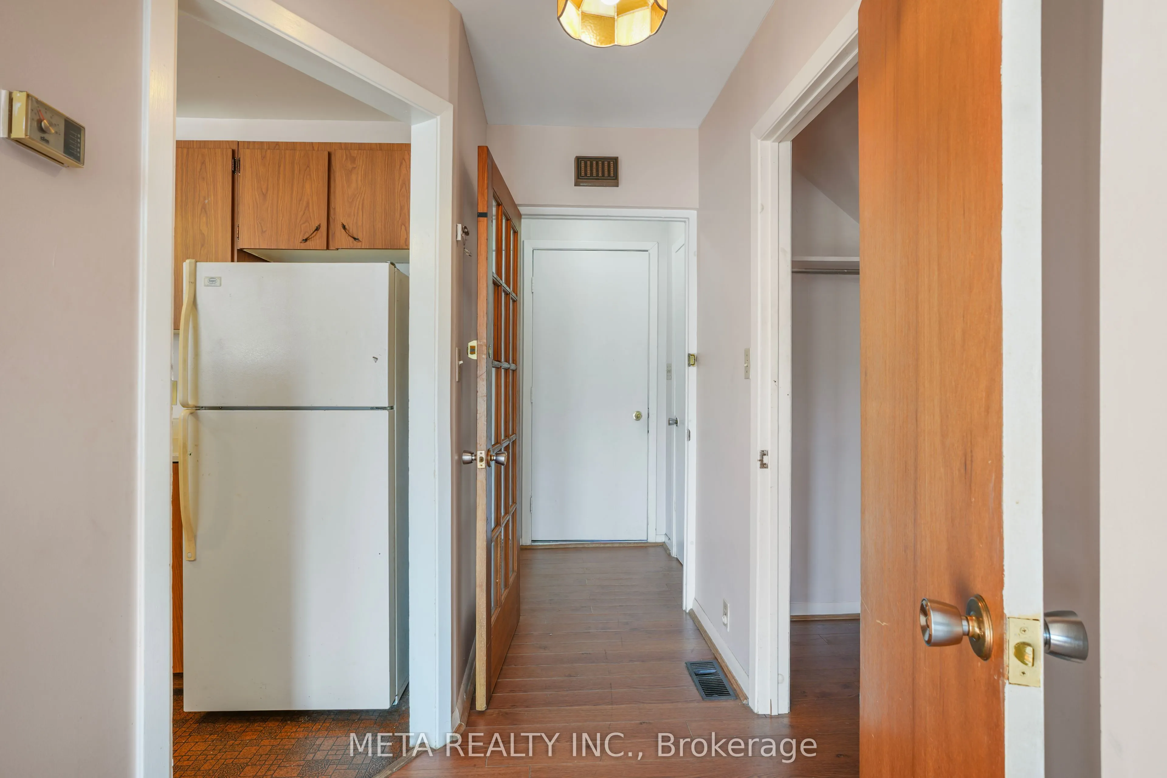 3 Hastings Street N