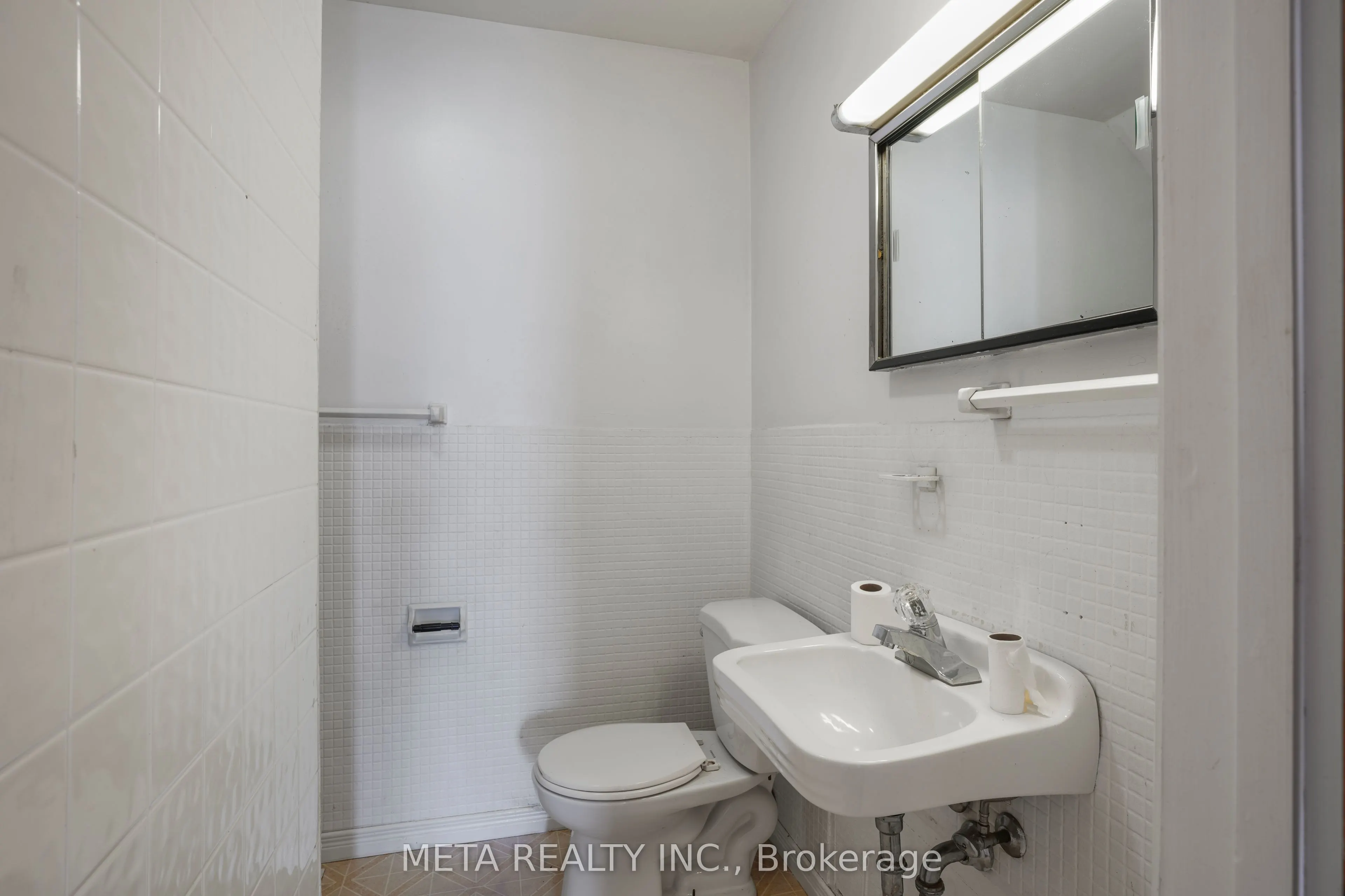 3 Hastings Street N