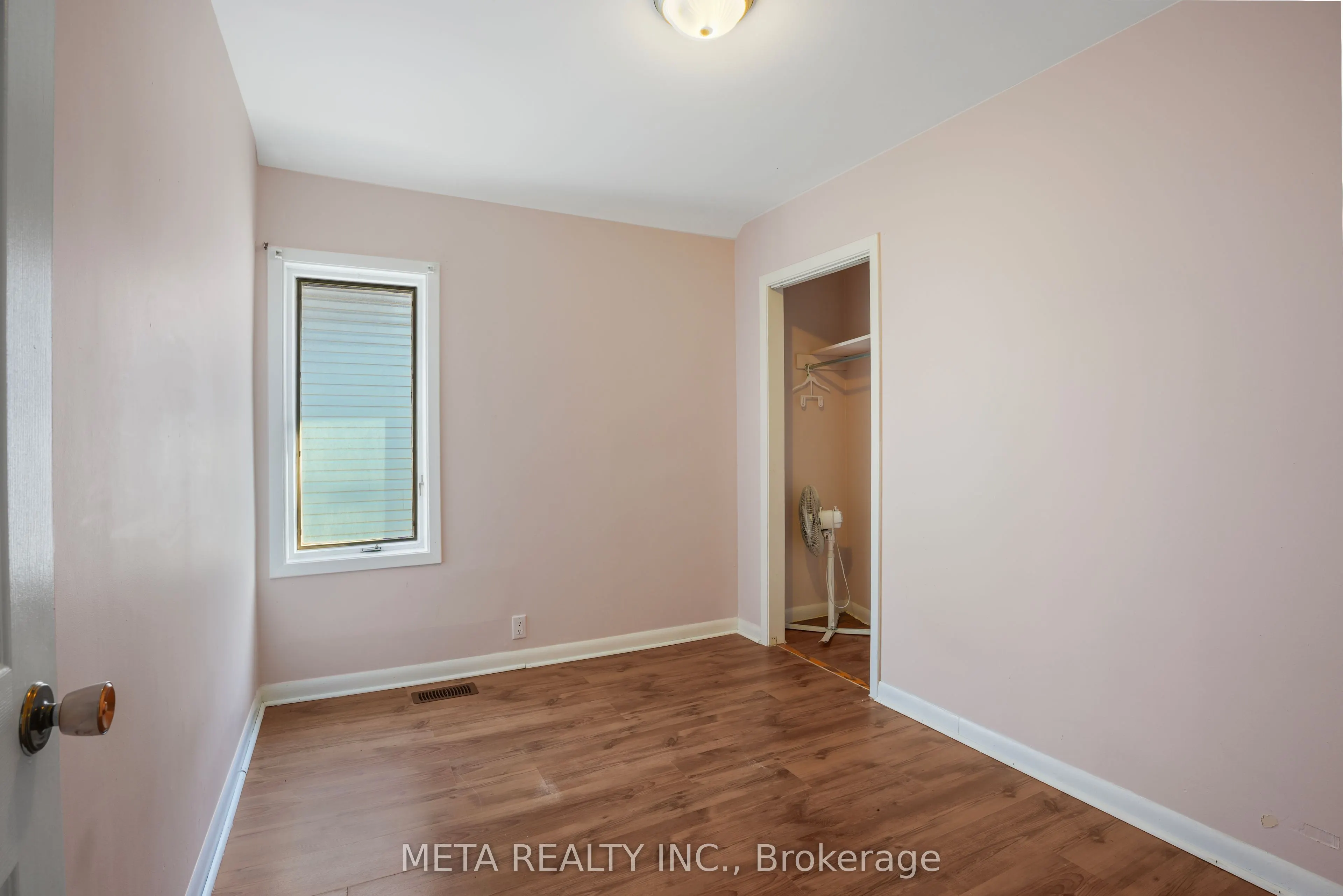 3 Hastings Street N