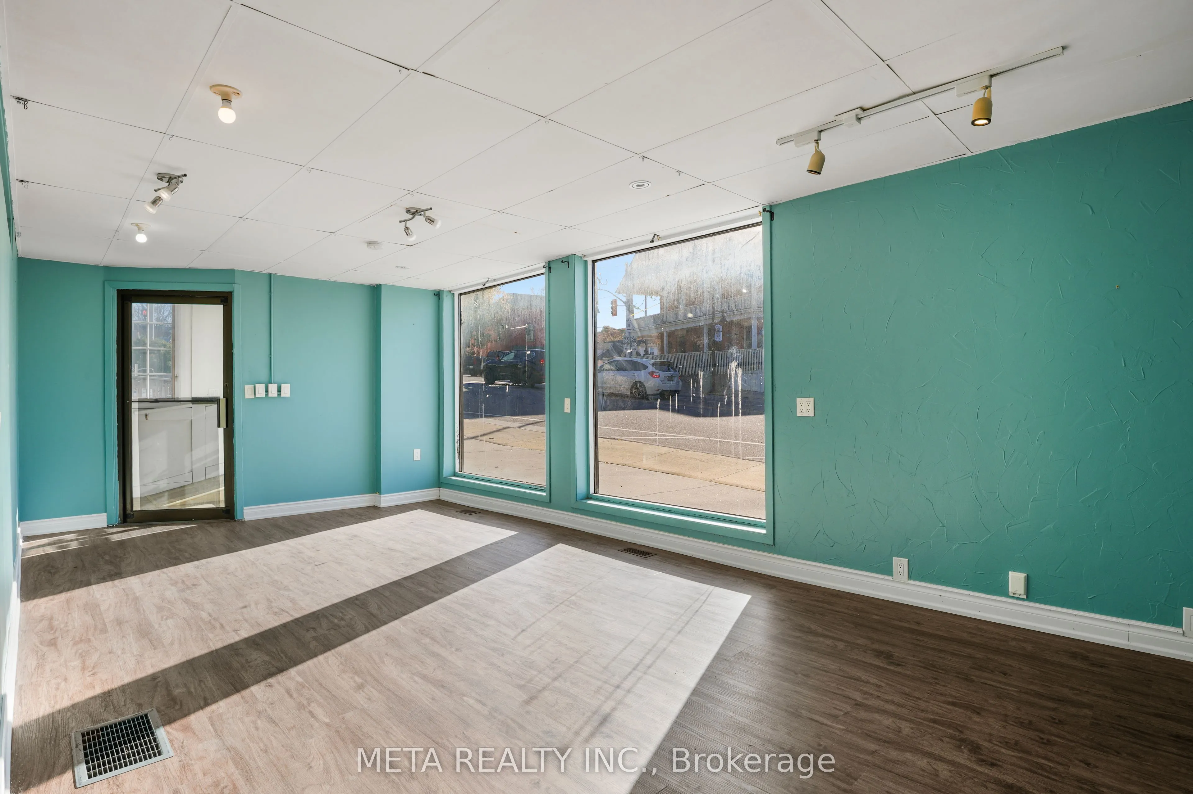 3 Hastings Street N