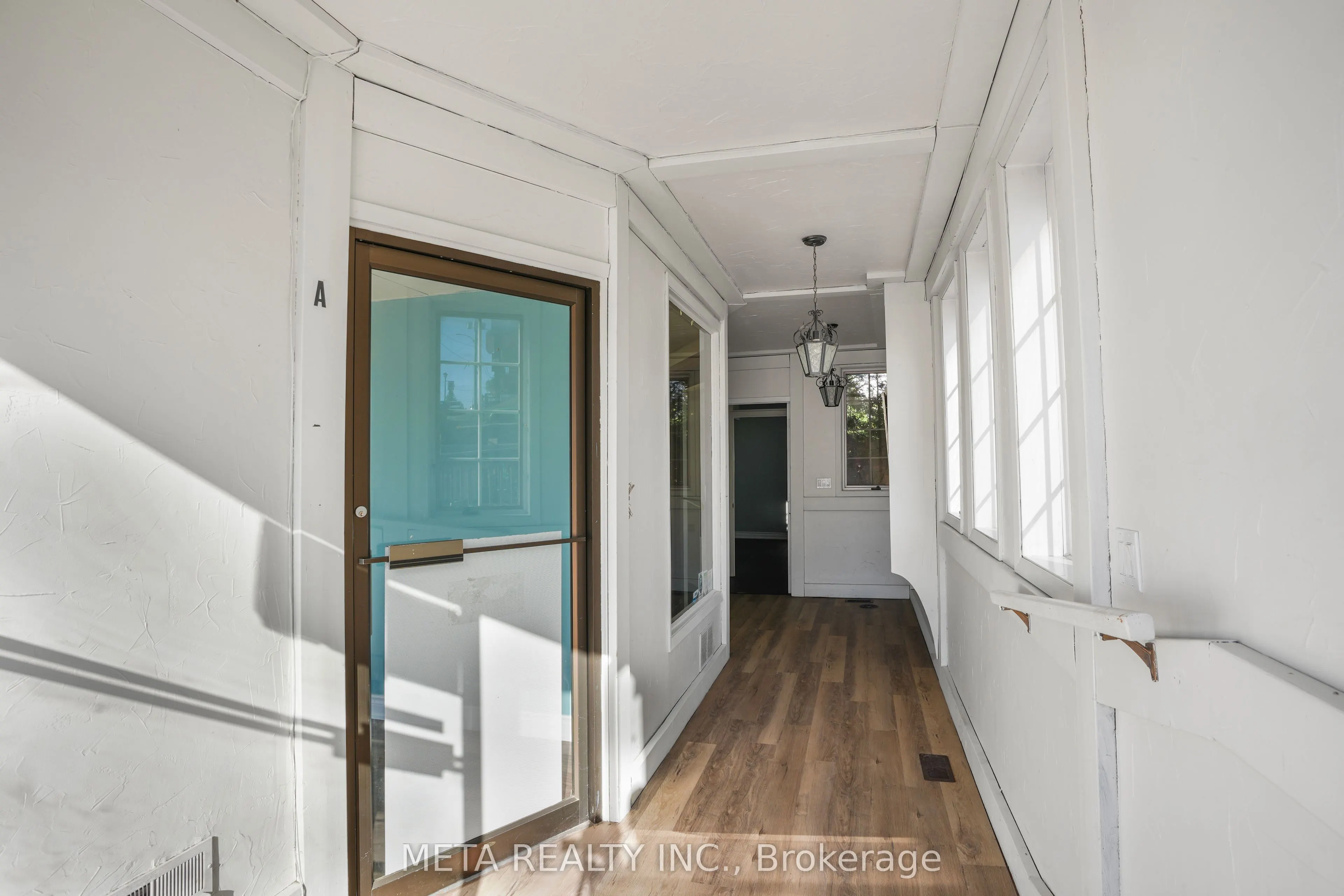 3 Hastings Street N
