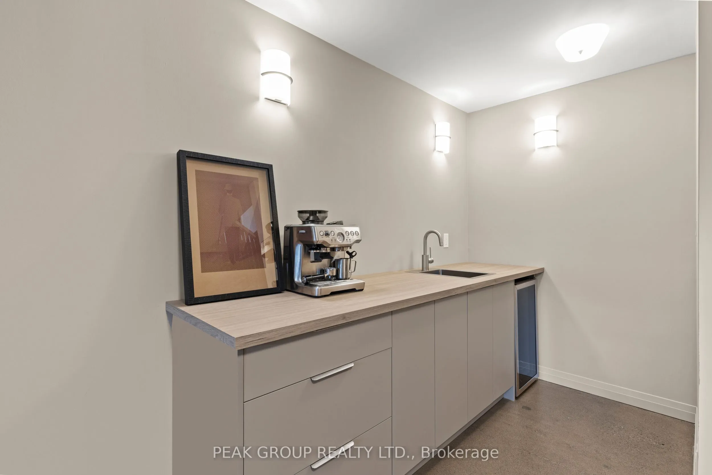 8974 Willoughby Drive, #8